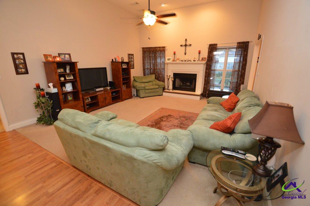 217 Hummingbird Lane