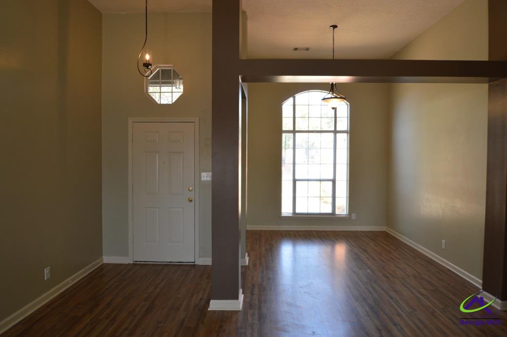 208 Settlers Trail