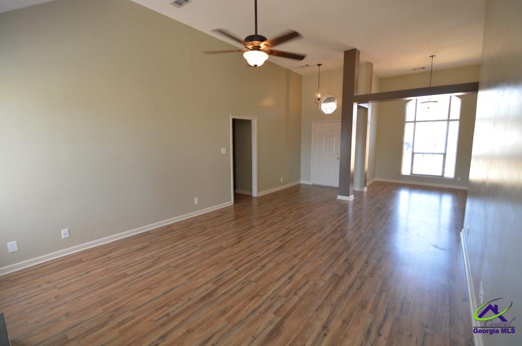 208 Settlers Trail