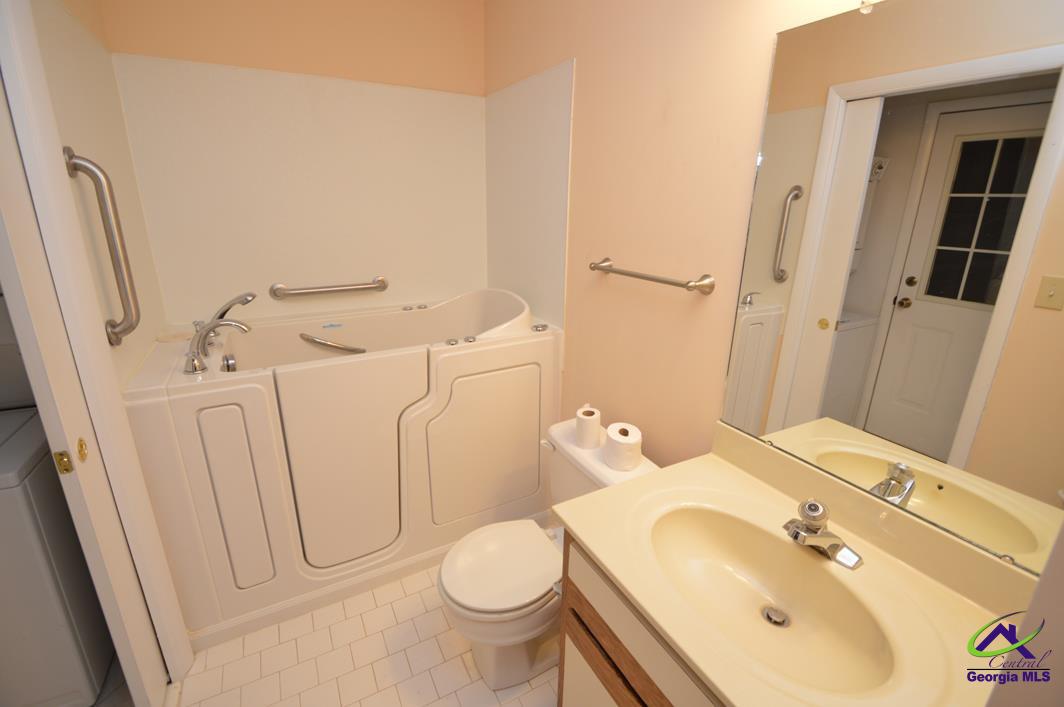 234 Atrium Ct