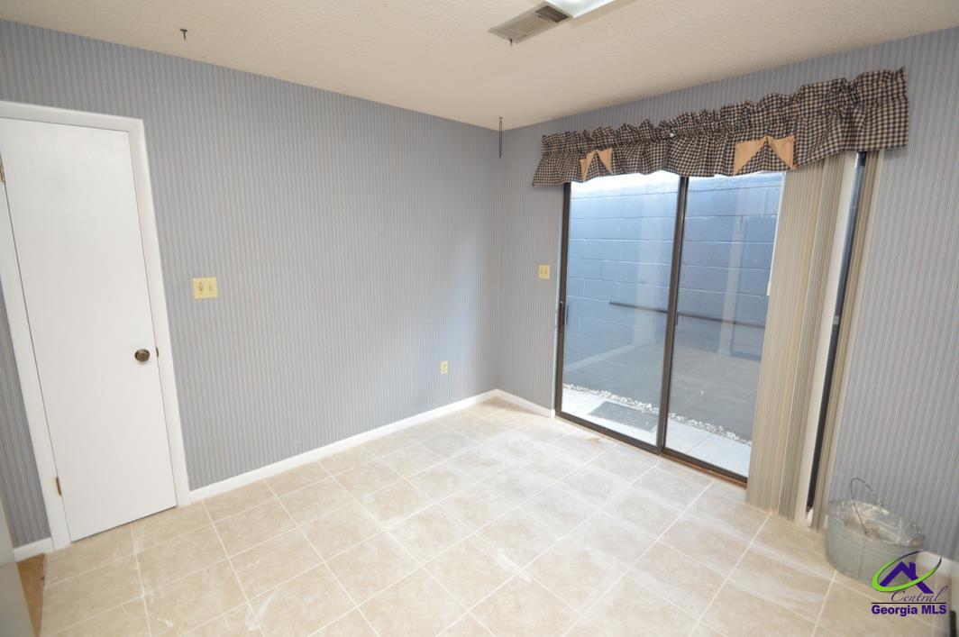 234 Atrium Ct