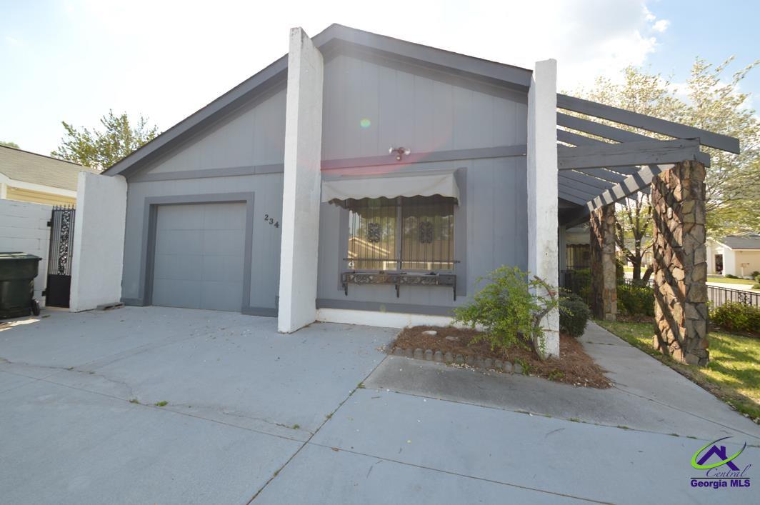 234 Atrium Ct