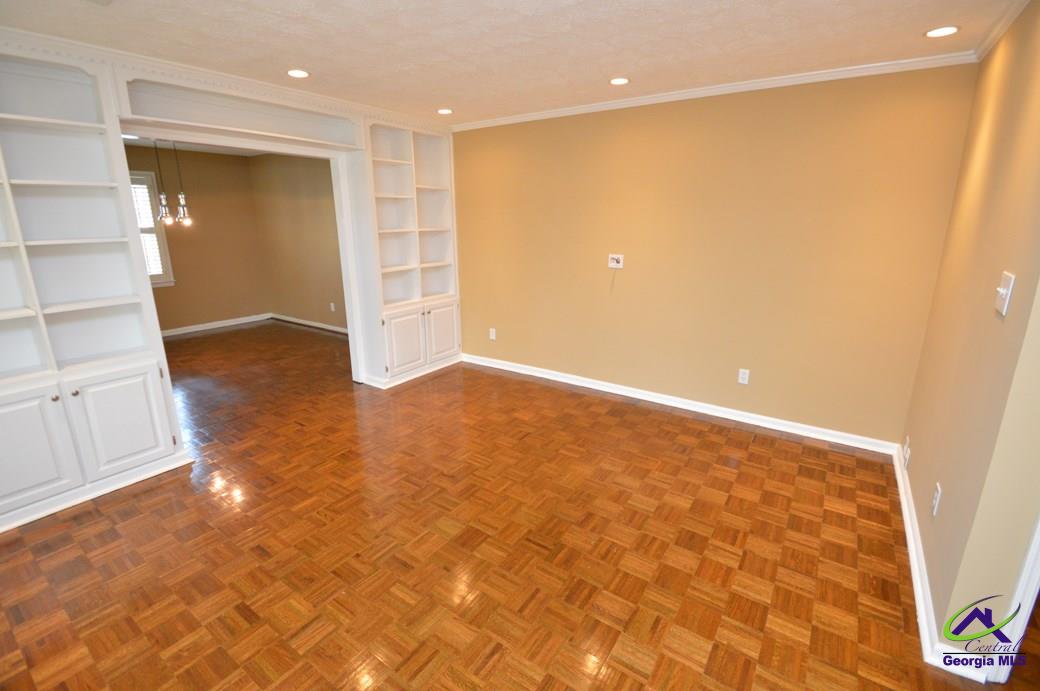 106 Lamar Drive