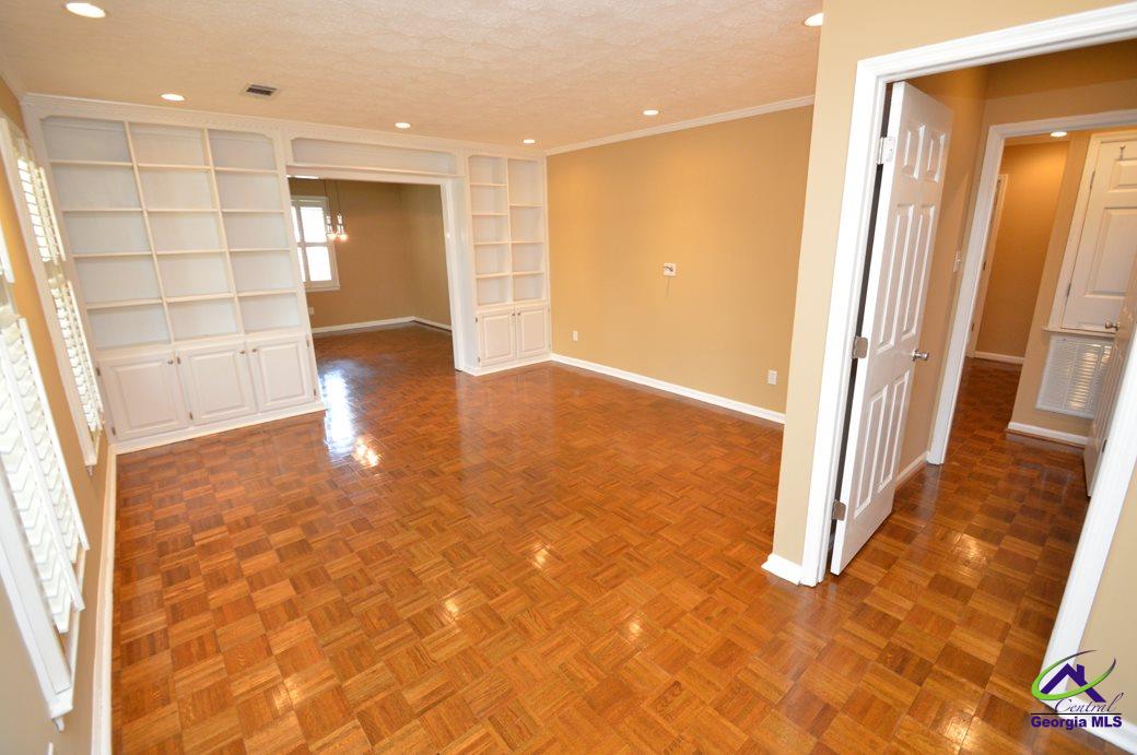 106 Lamar Drive