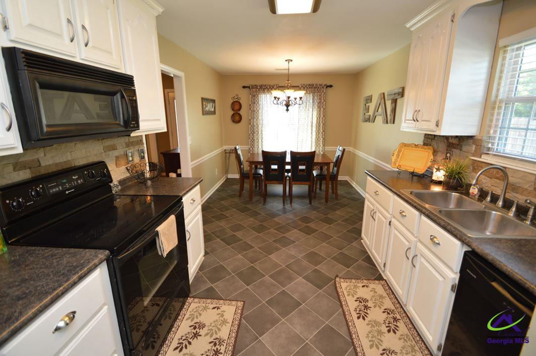 108 Silverking Court