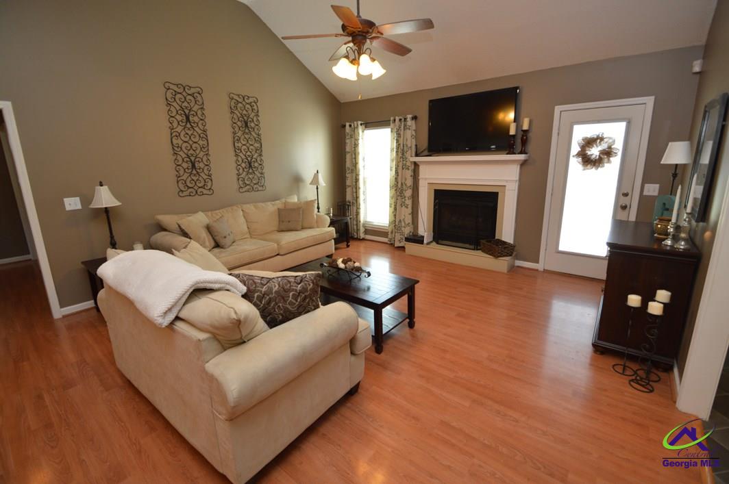 108 Silverking Court