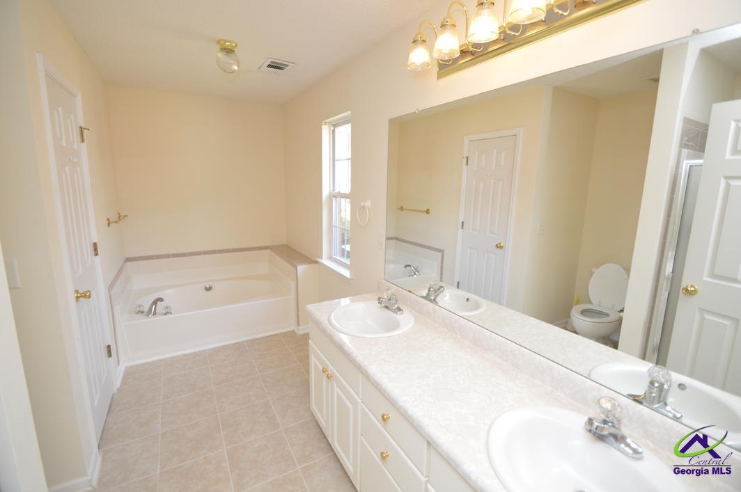 304 Linksview Drive
