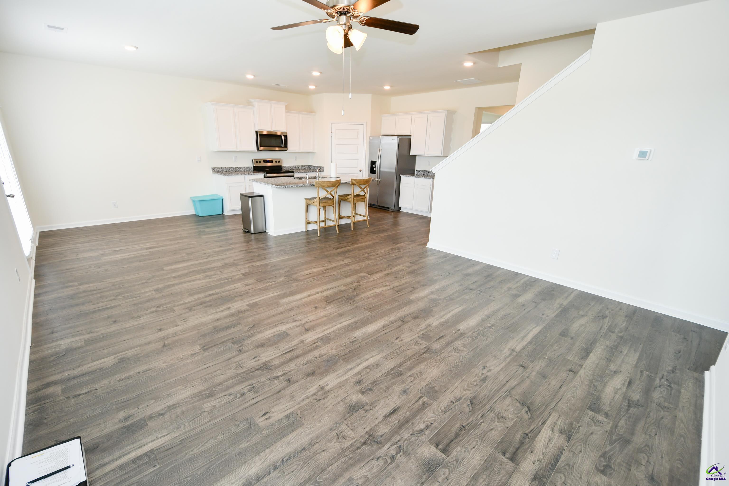 111 Farmers Way