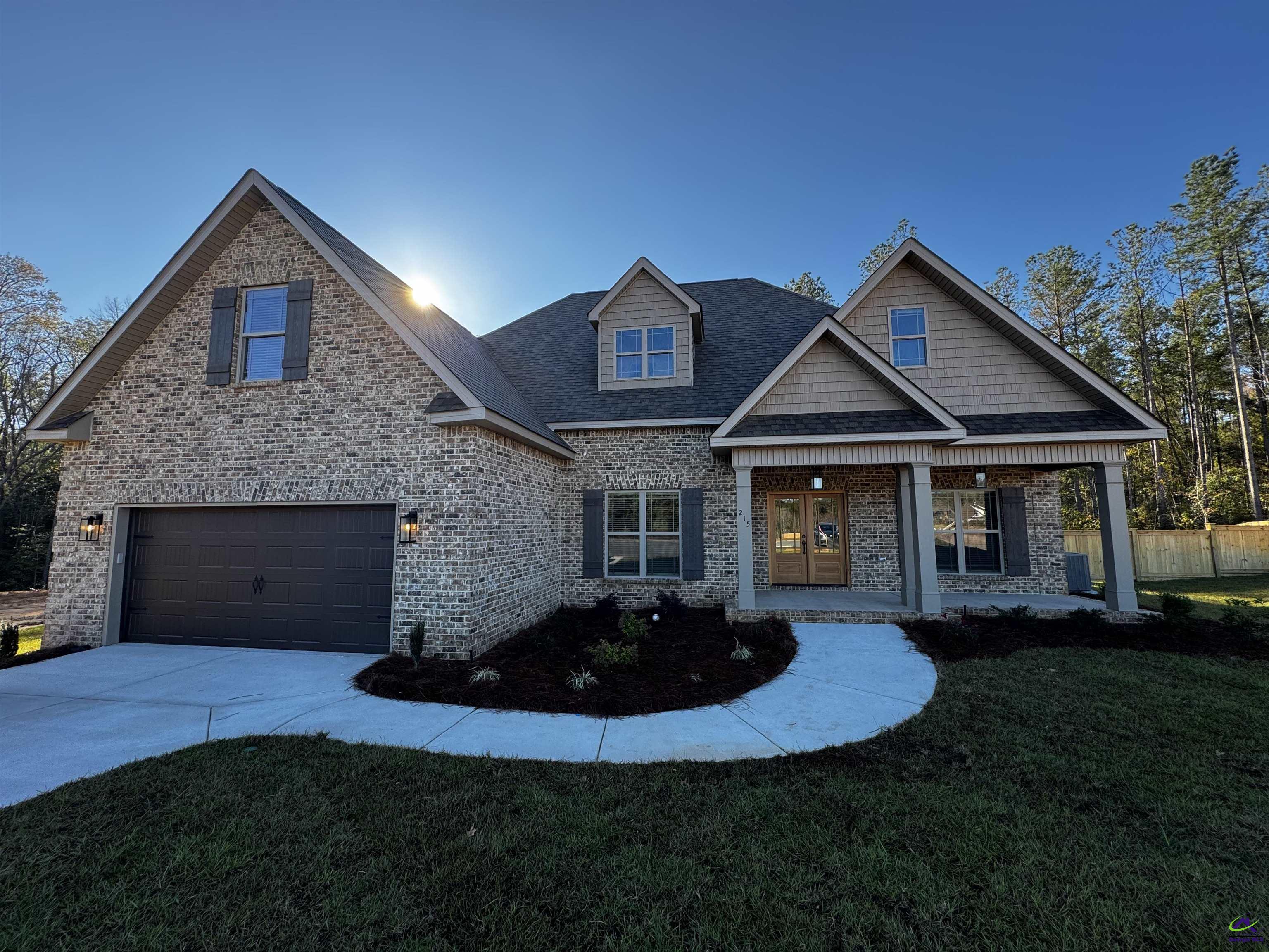 215 Golden Chestnut Bend