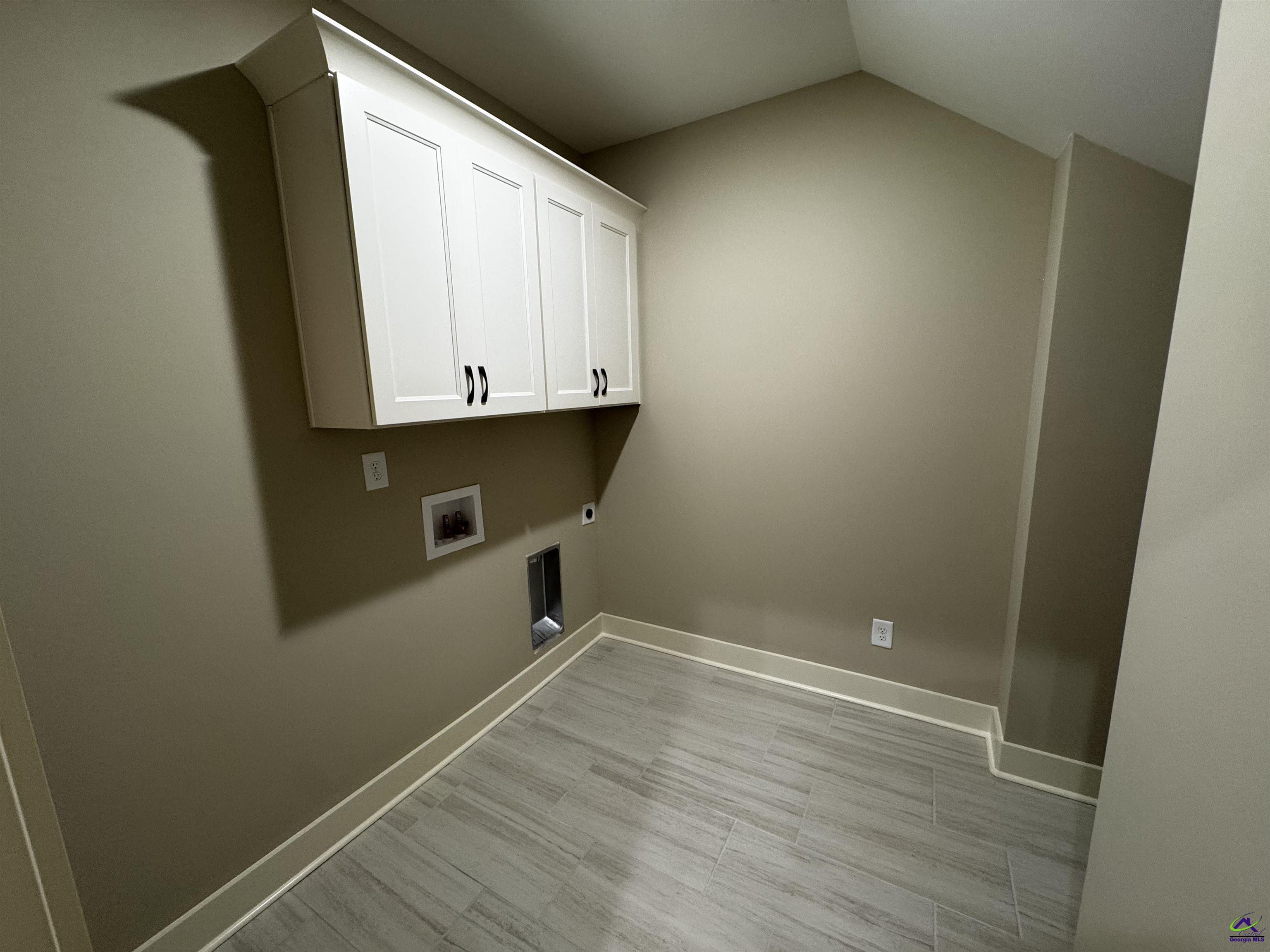 215 Golden Chestnut Bend