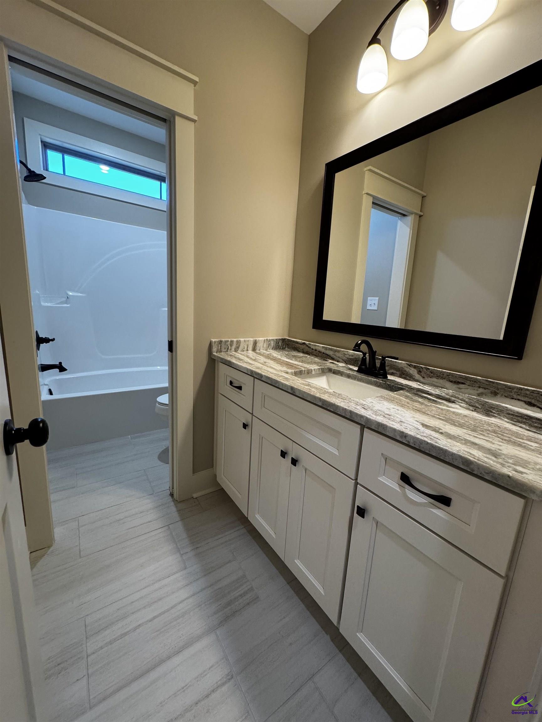 215 Golden Chestnut Bend