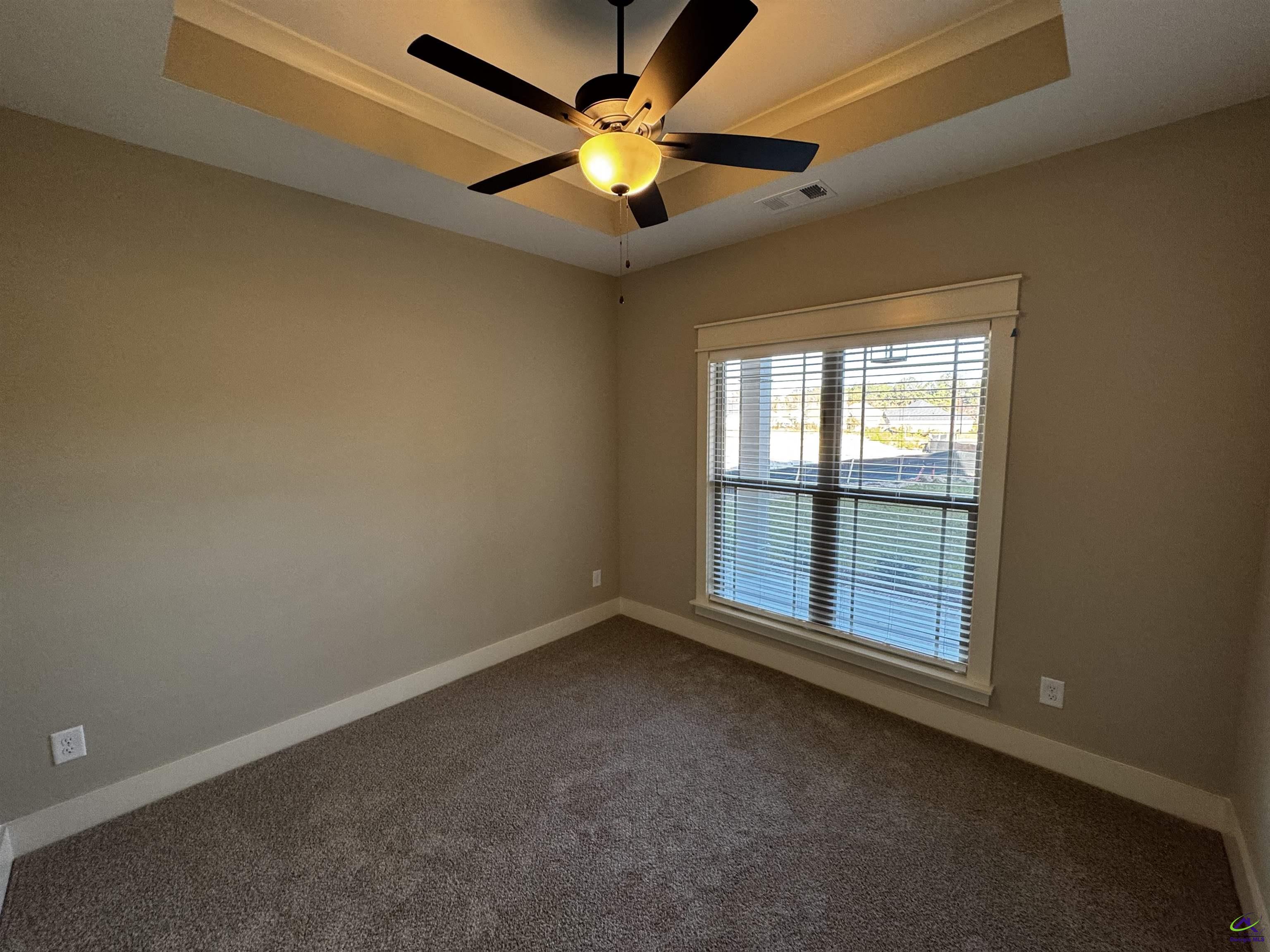 215 Golden Chestnut Bend