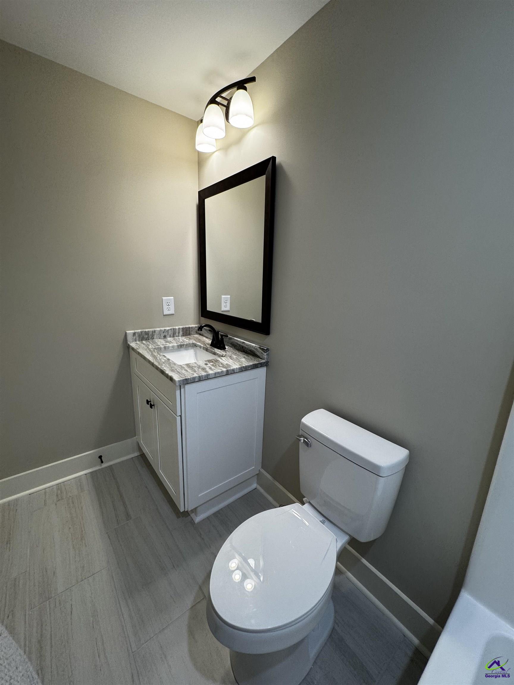 215 Golden Chestnut Bend
