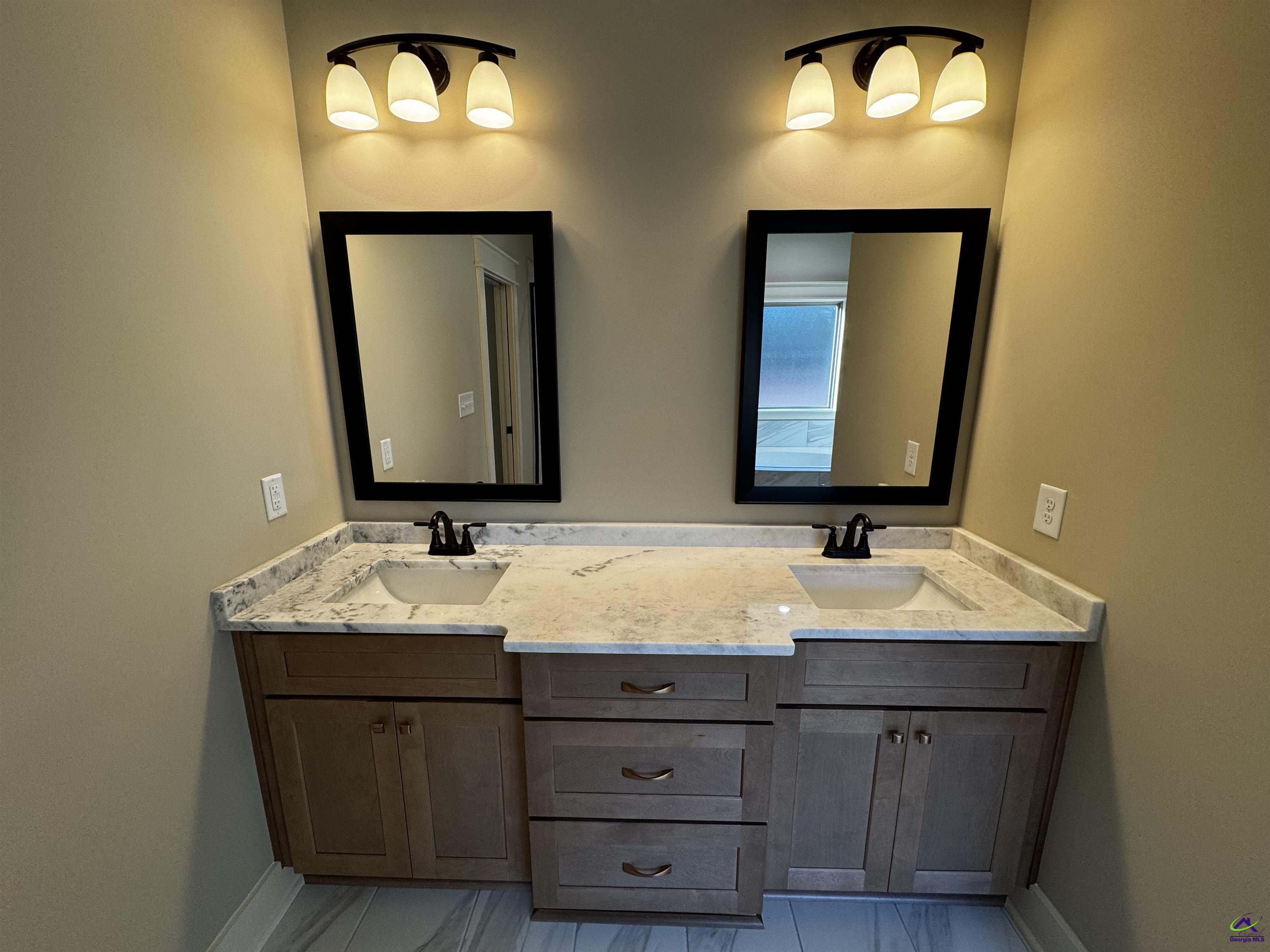 215 Golden Chestnut Bend