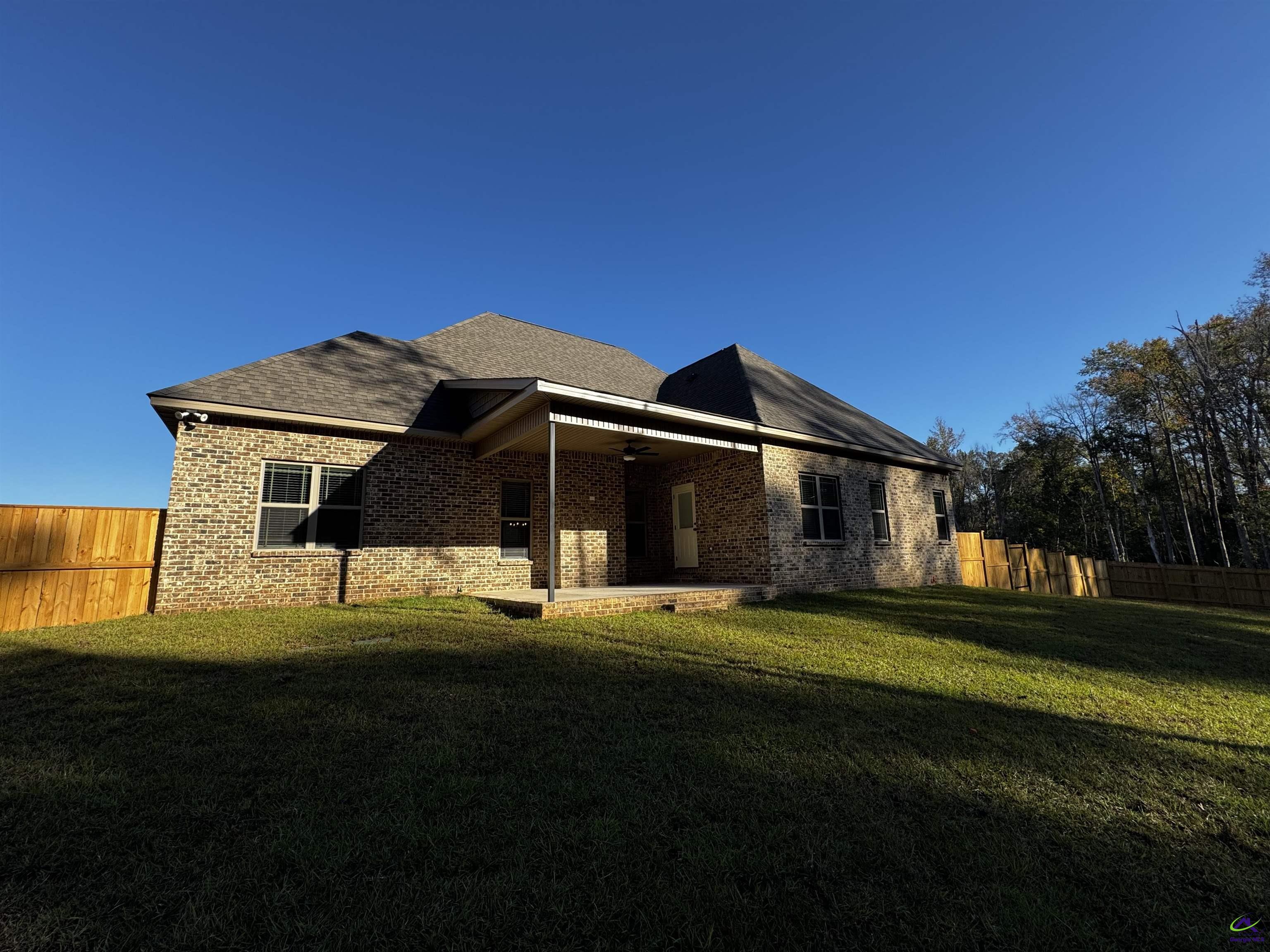 215 Golden Chestnut Bend