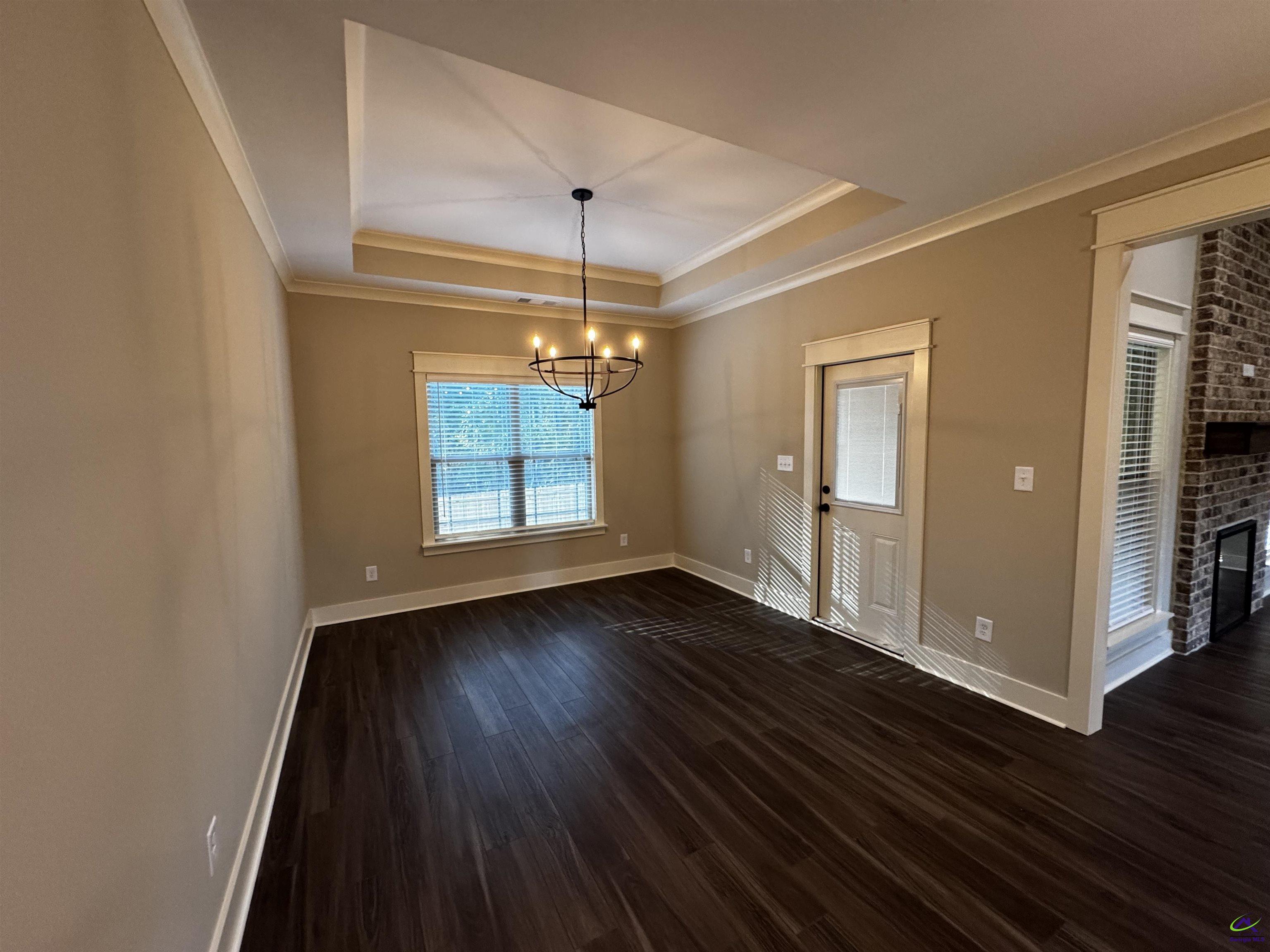 215 Golden Chestnut Bend