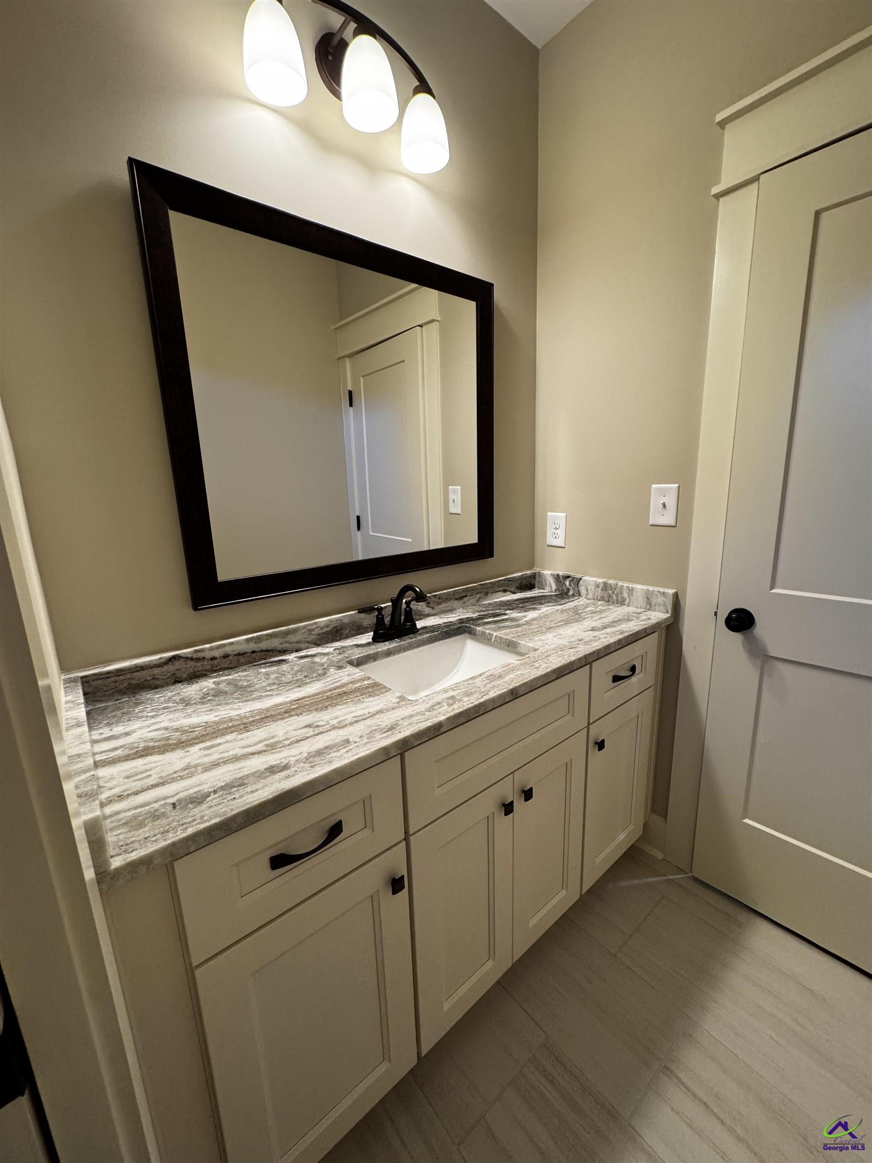 215 Golden Chestnut Bend