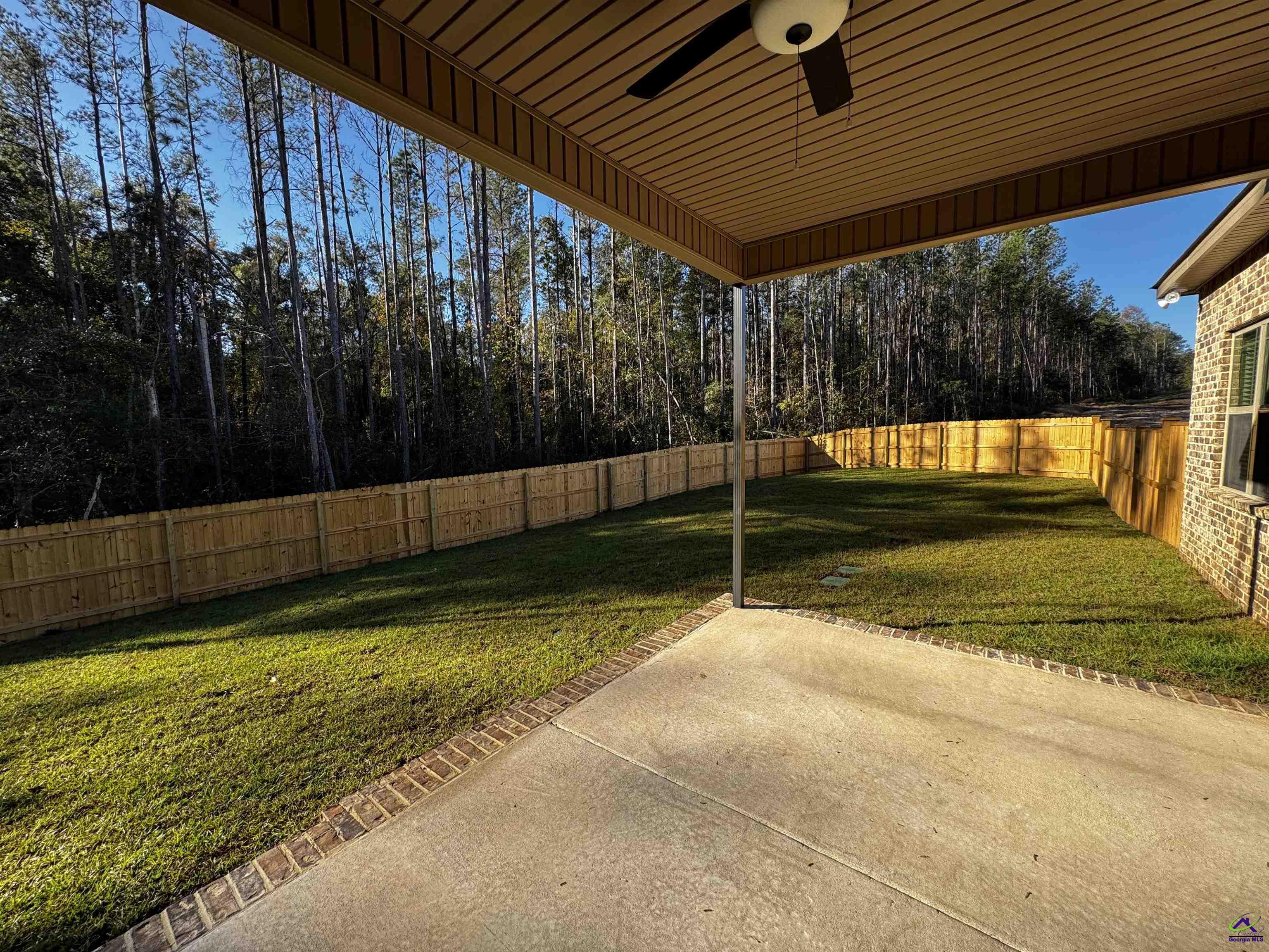 215 Golden Chestnut Bend