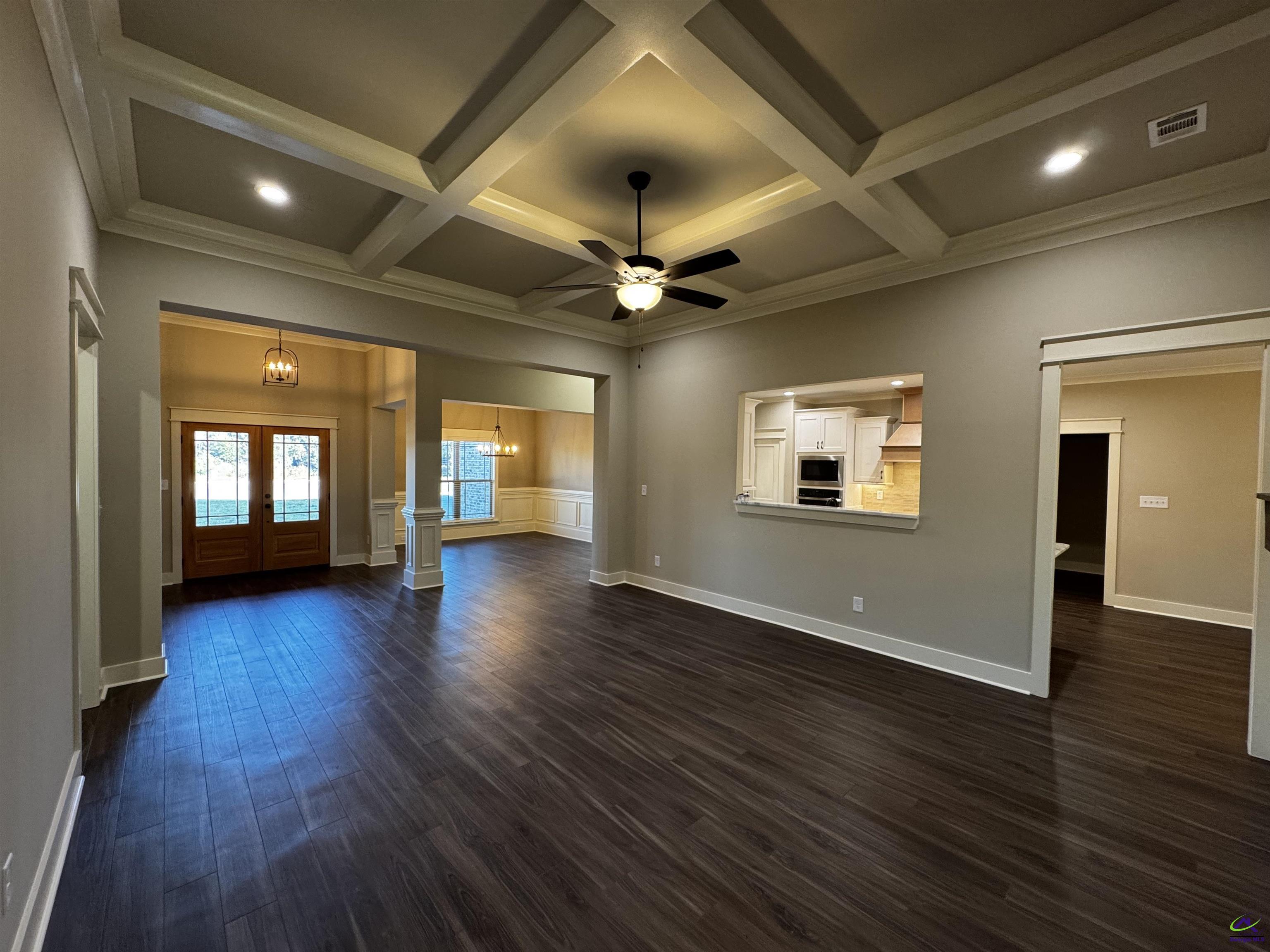 215 Golden Chestnut Bend