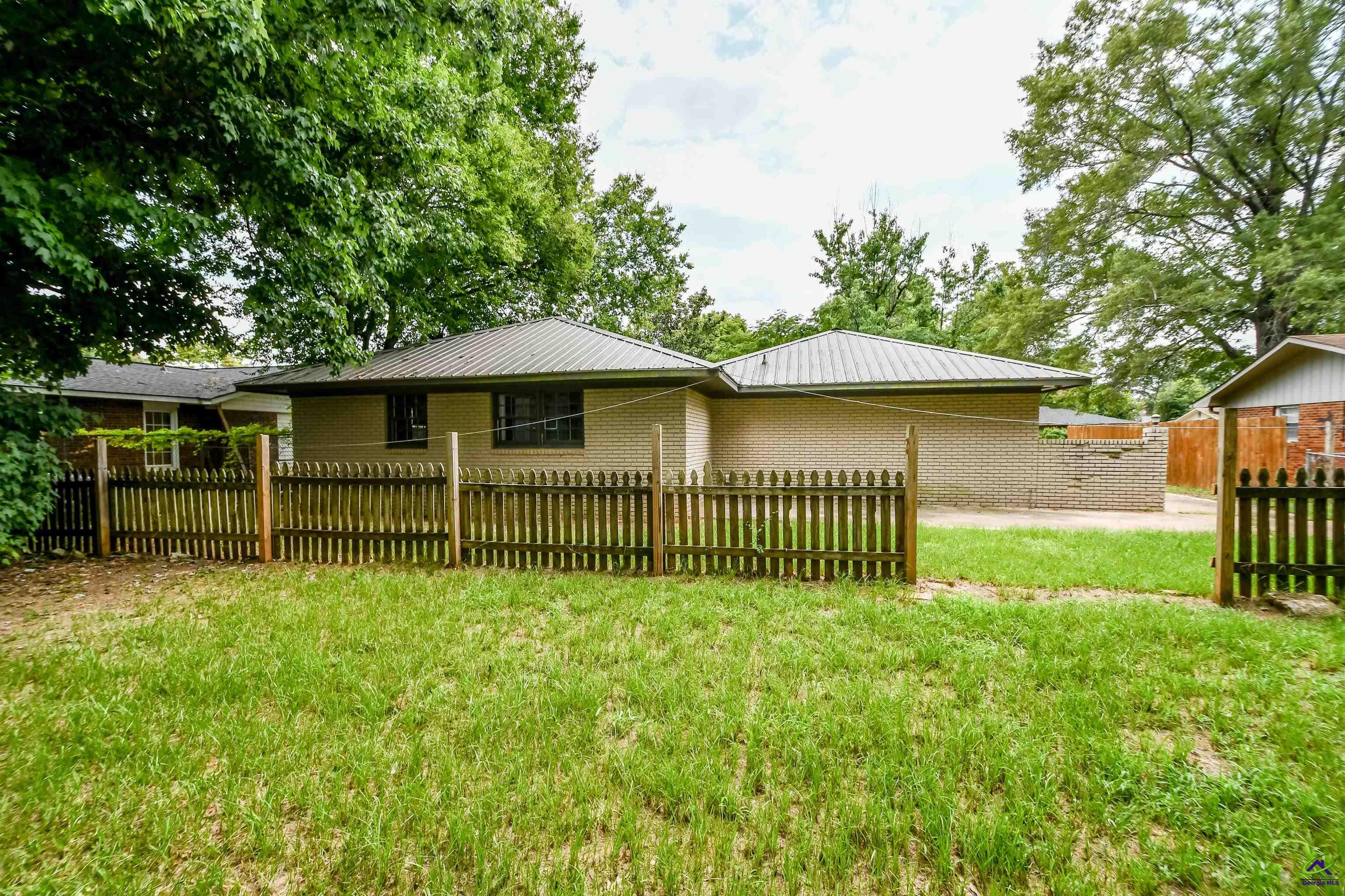 260 Valencia Circle