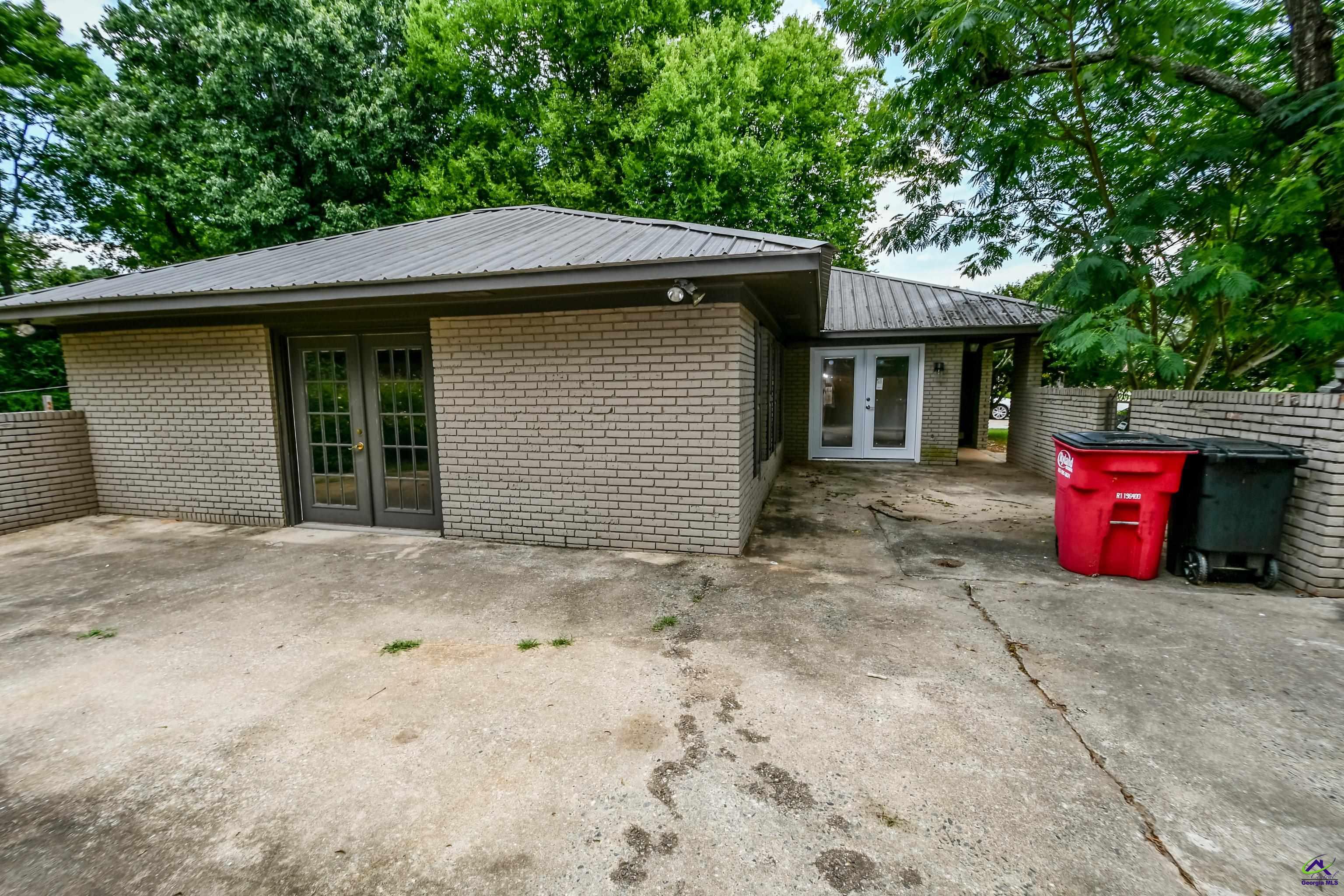 260 Valencia Circle