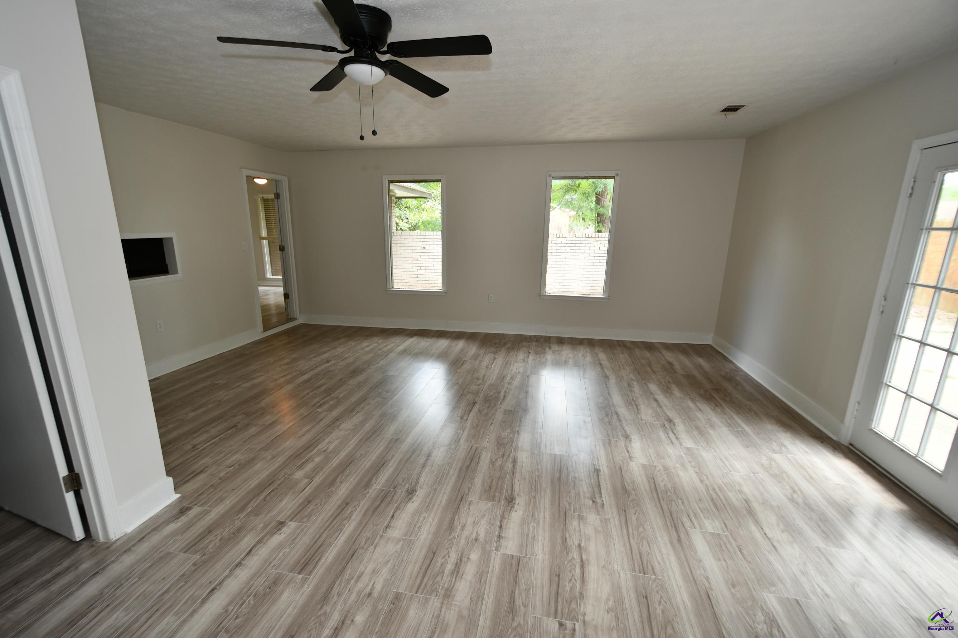 260 Valencia Circle