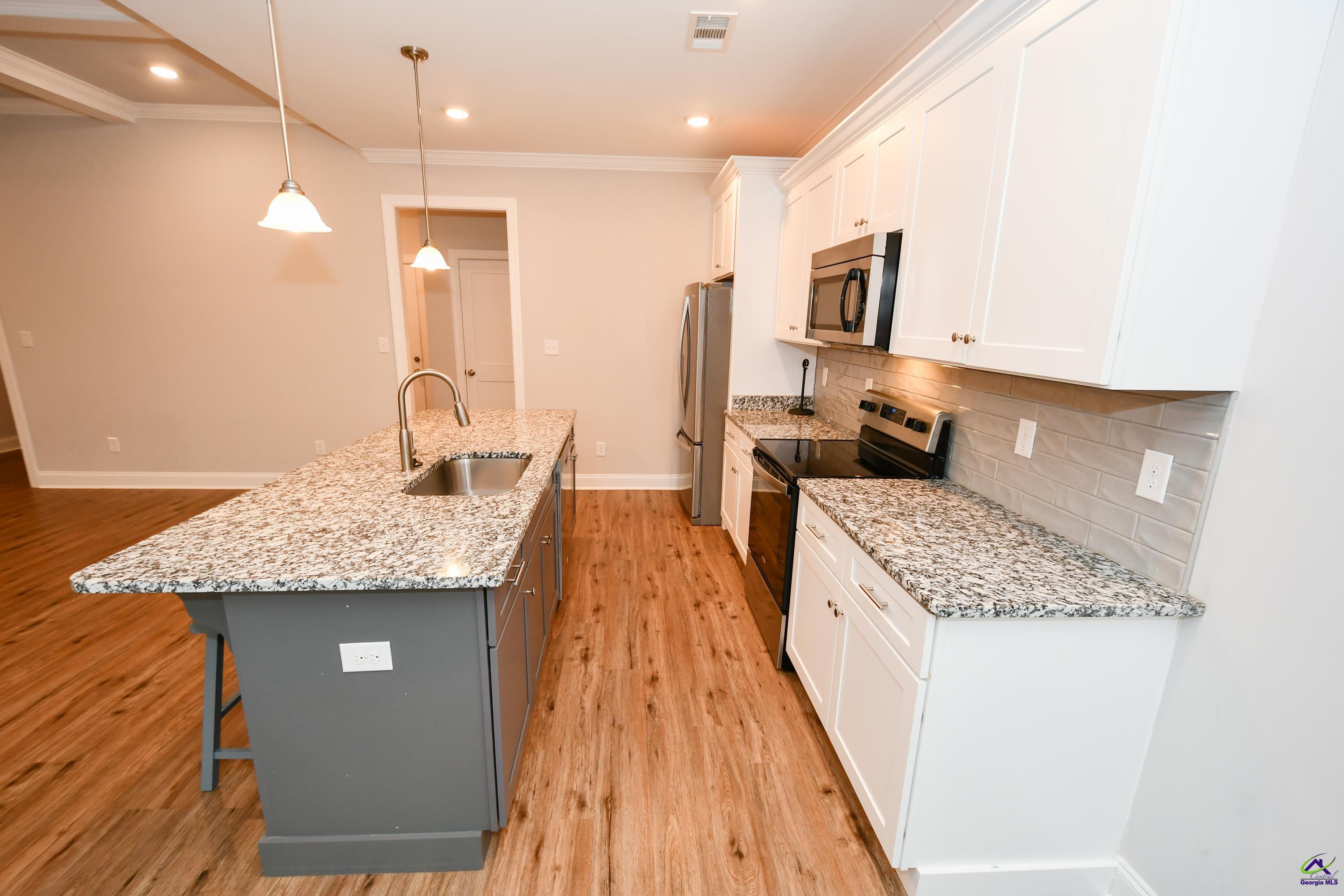 903 Adirondac Way