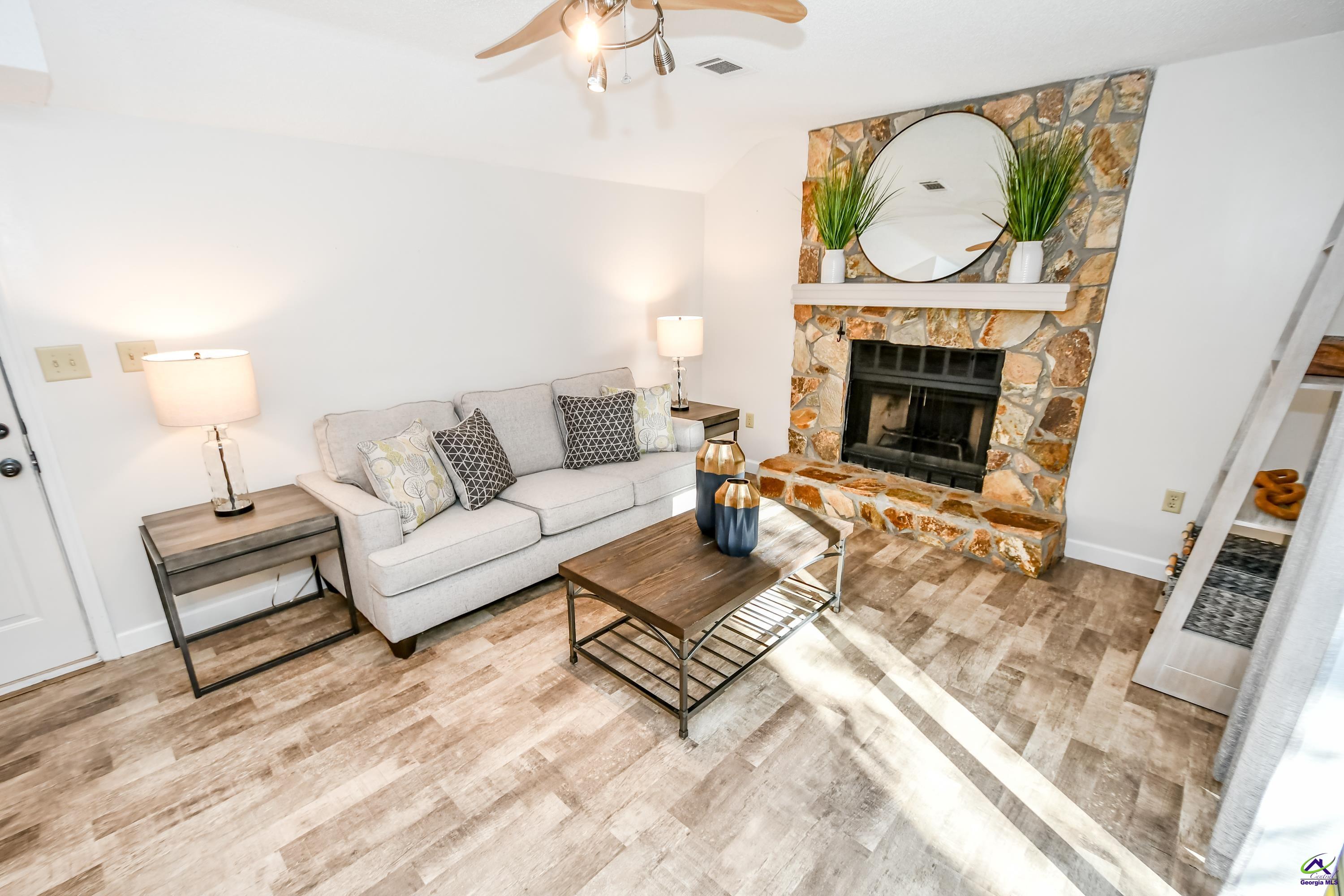 216 Shenandoah Trail