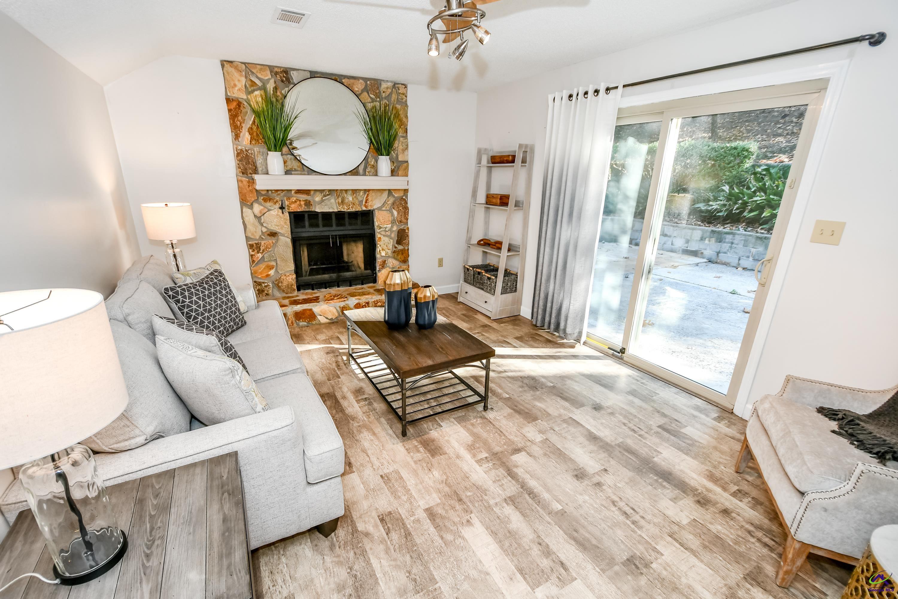 216 Shenandoah Trail