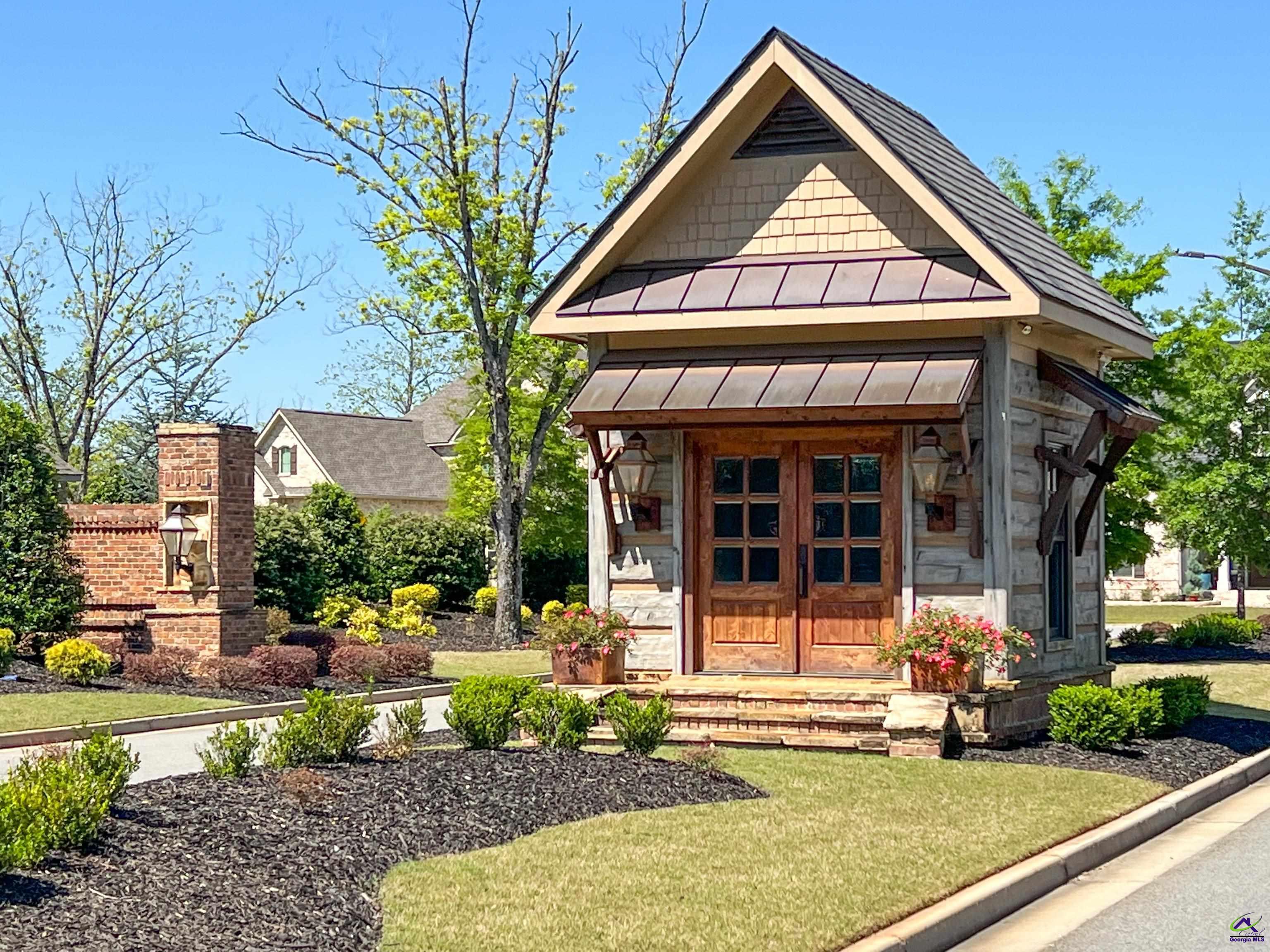225 Willowbrook Lane