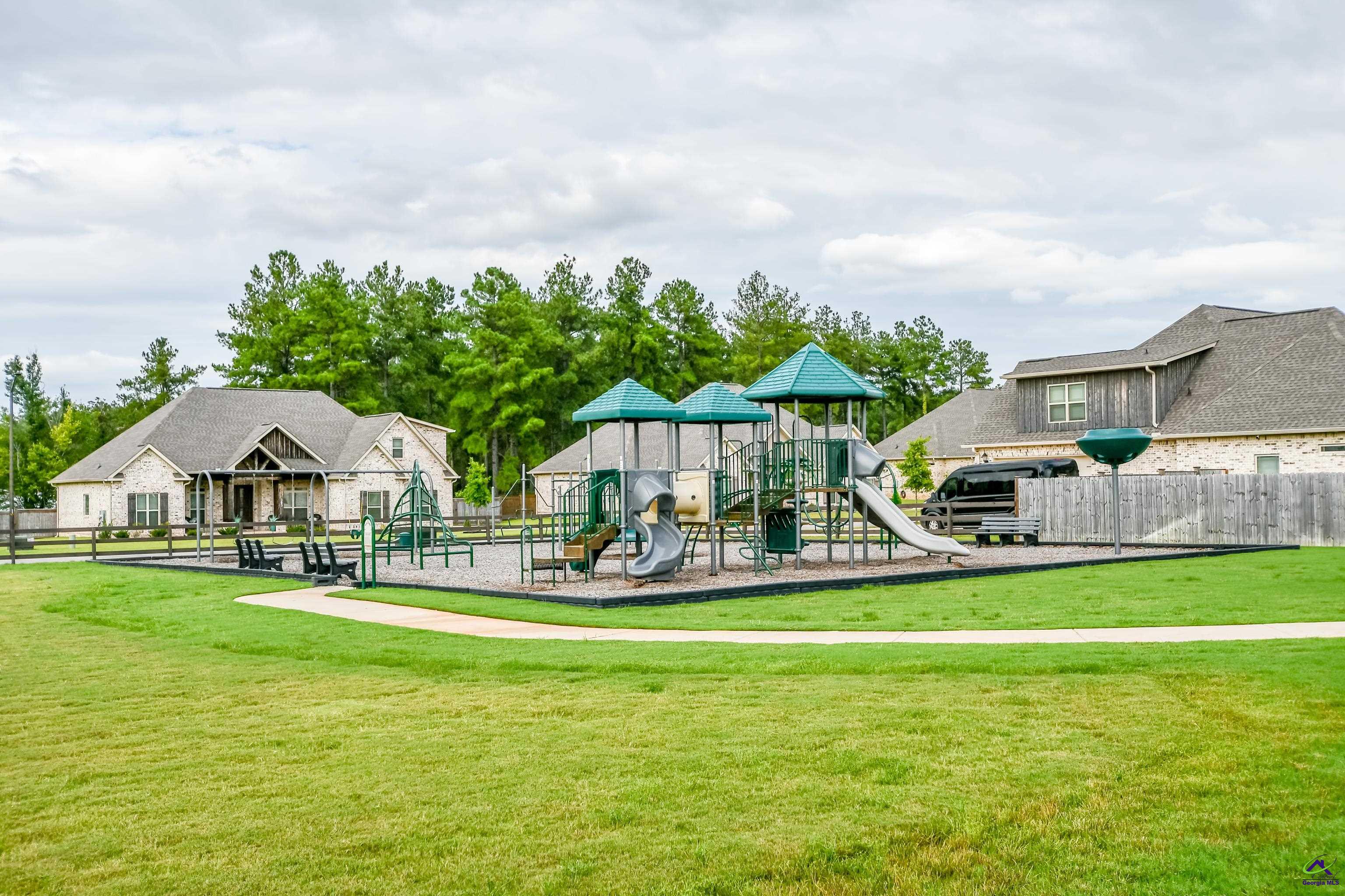 225 Willowbrook Lane