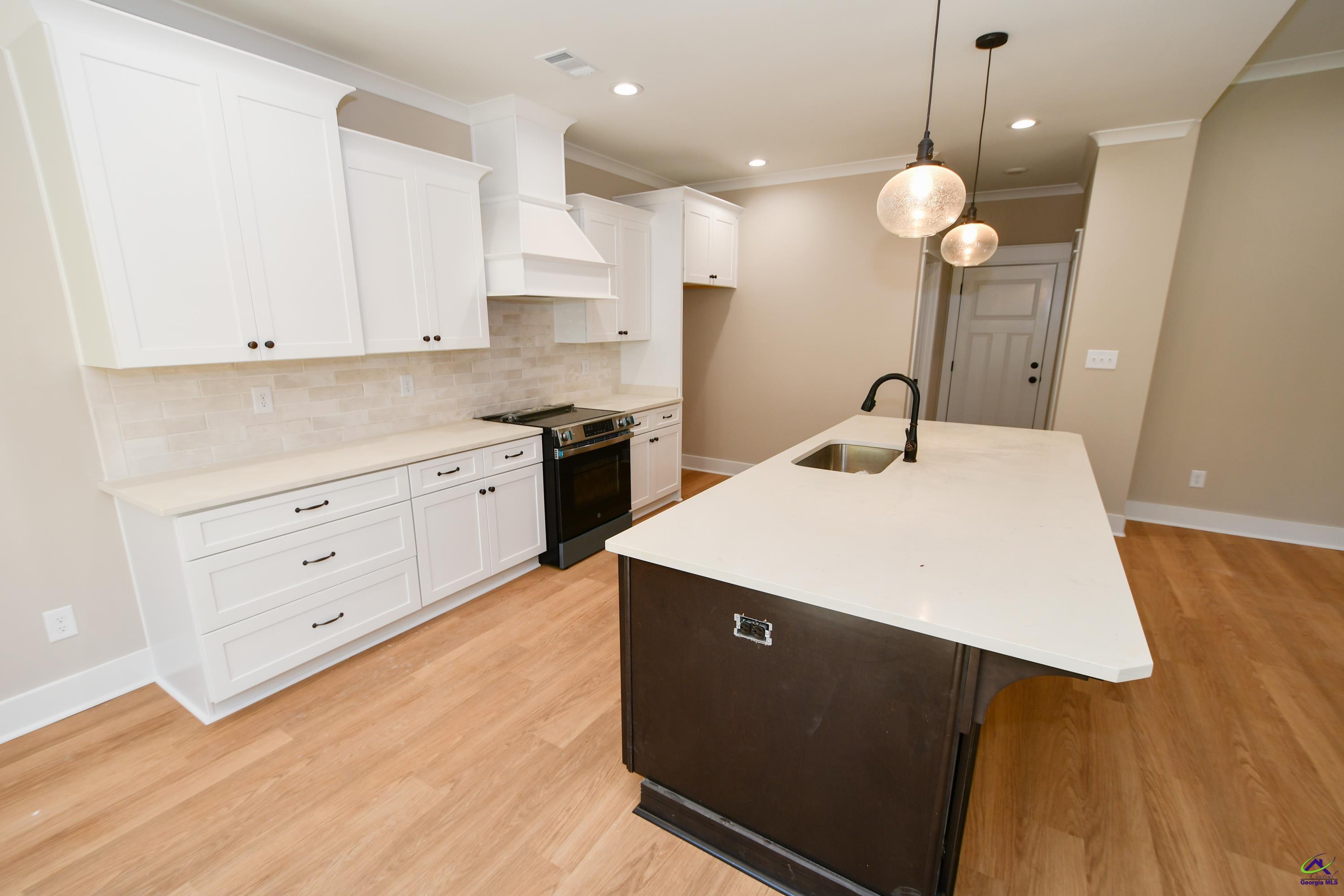 225 Willowbrook Lane