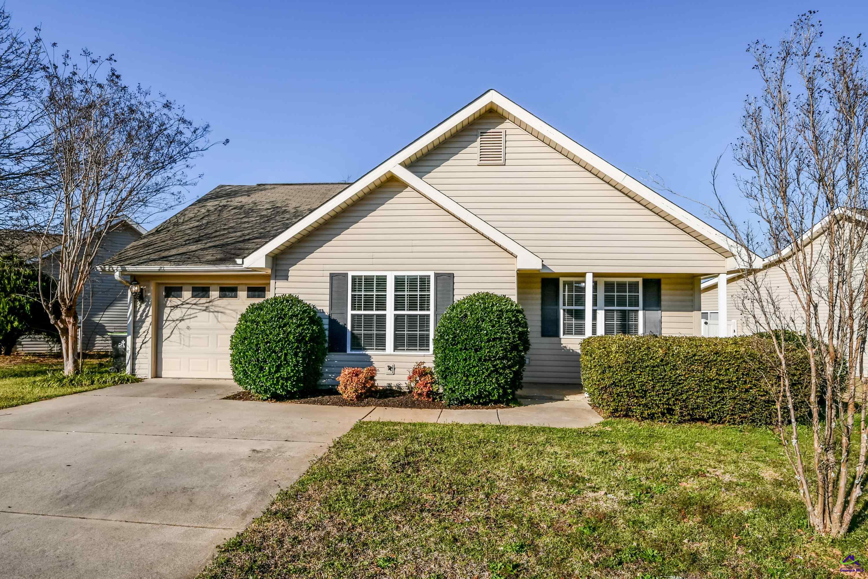 302 Deerfield Circle