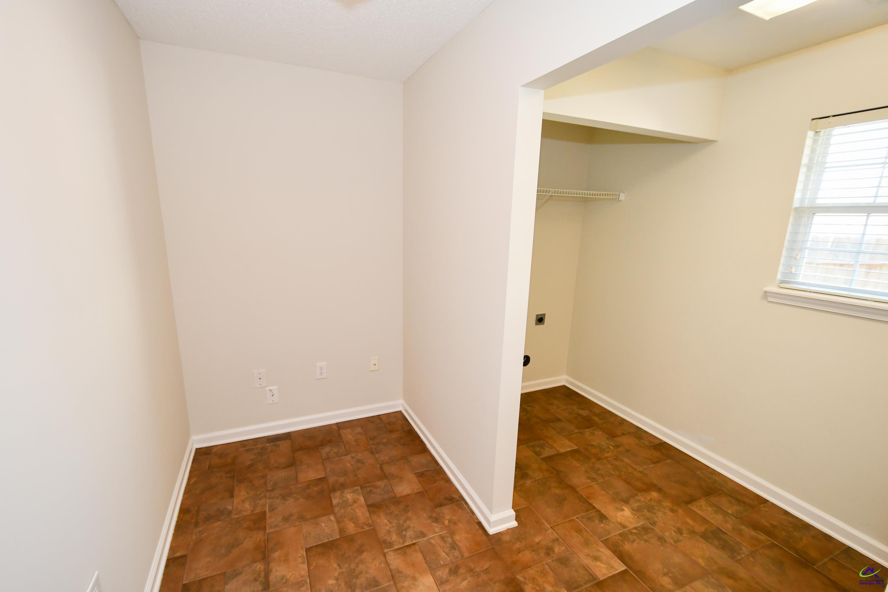 302 Deerfield Circle