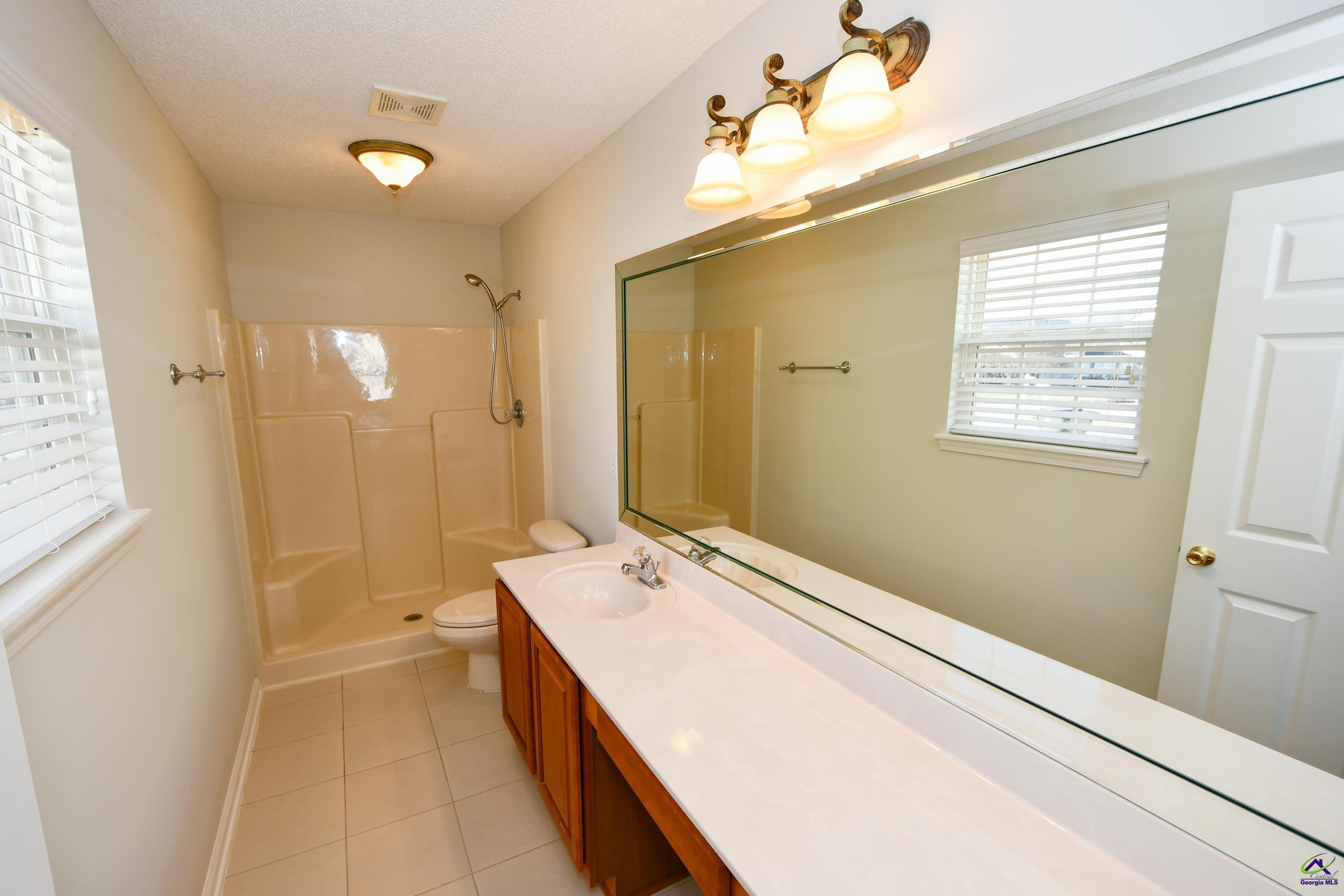 302 Deerfield Circle