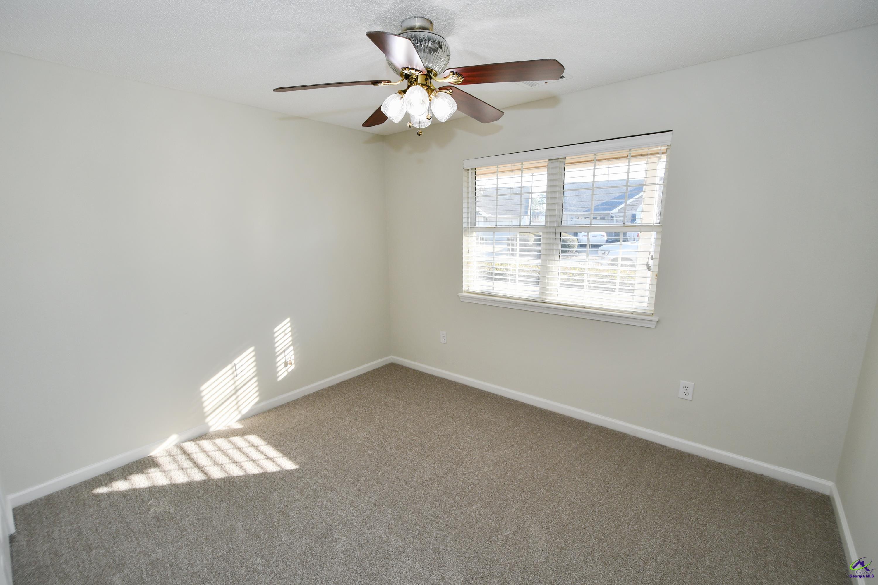 302 Deerfield Circle