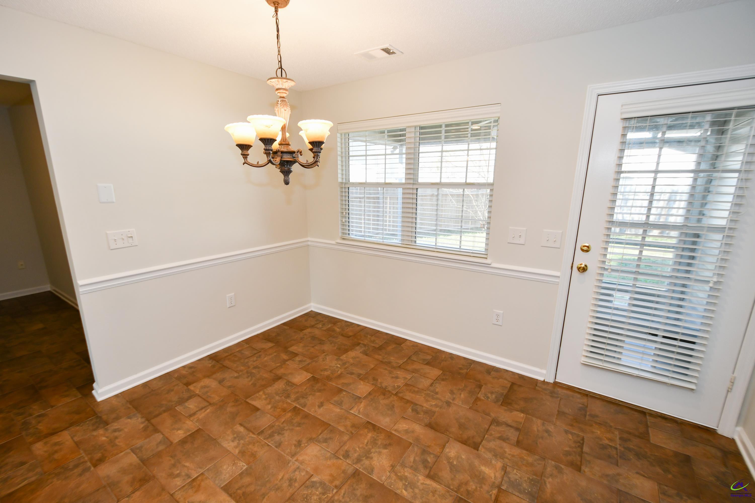 302 Deerfield Circle