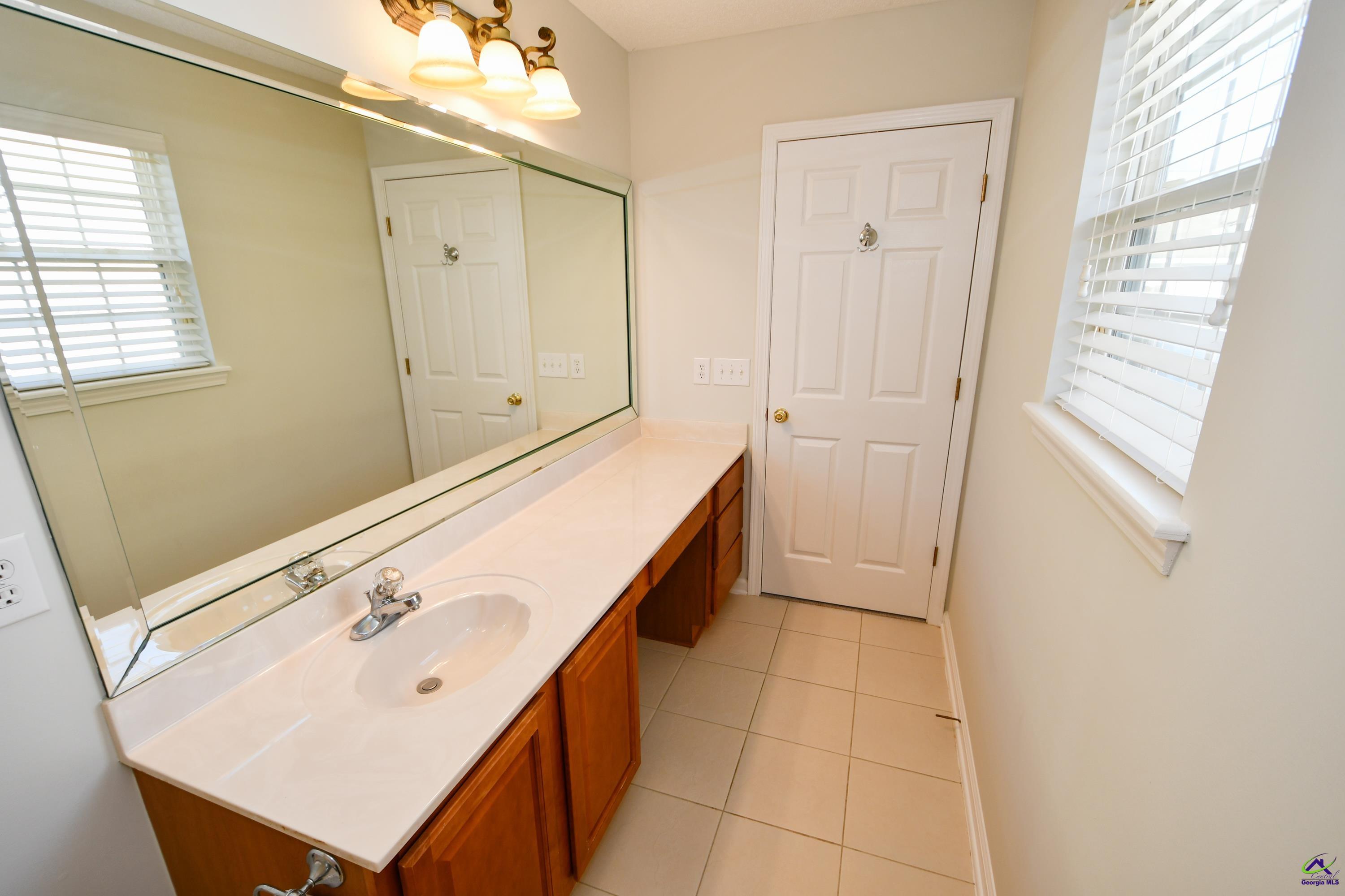 302 Deerfield Circle