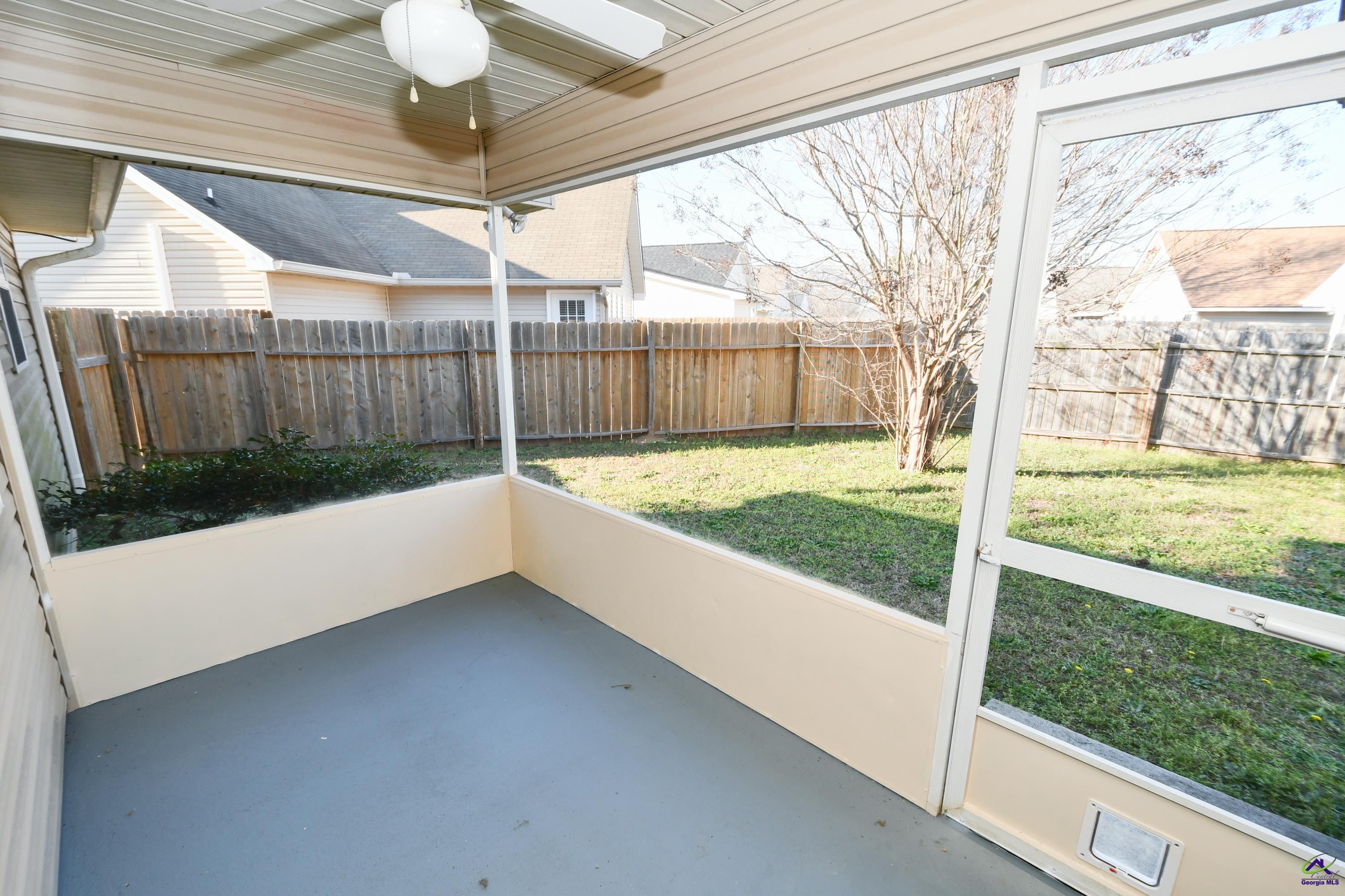302 Deerfield Circle