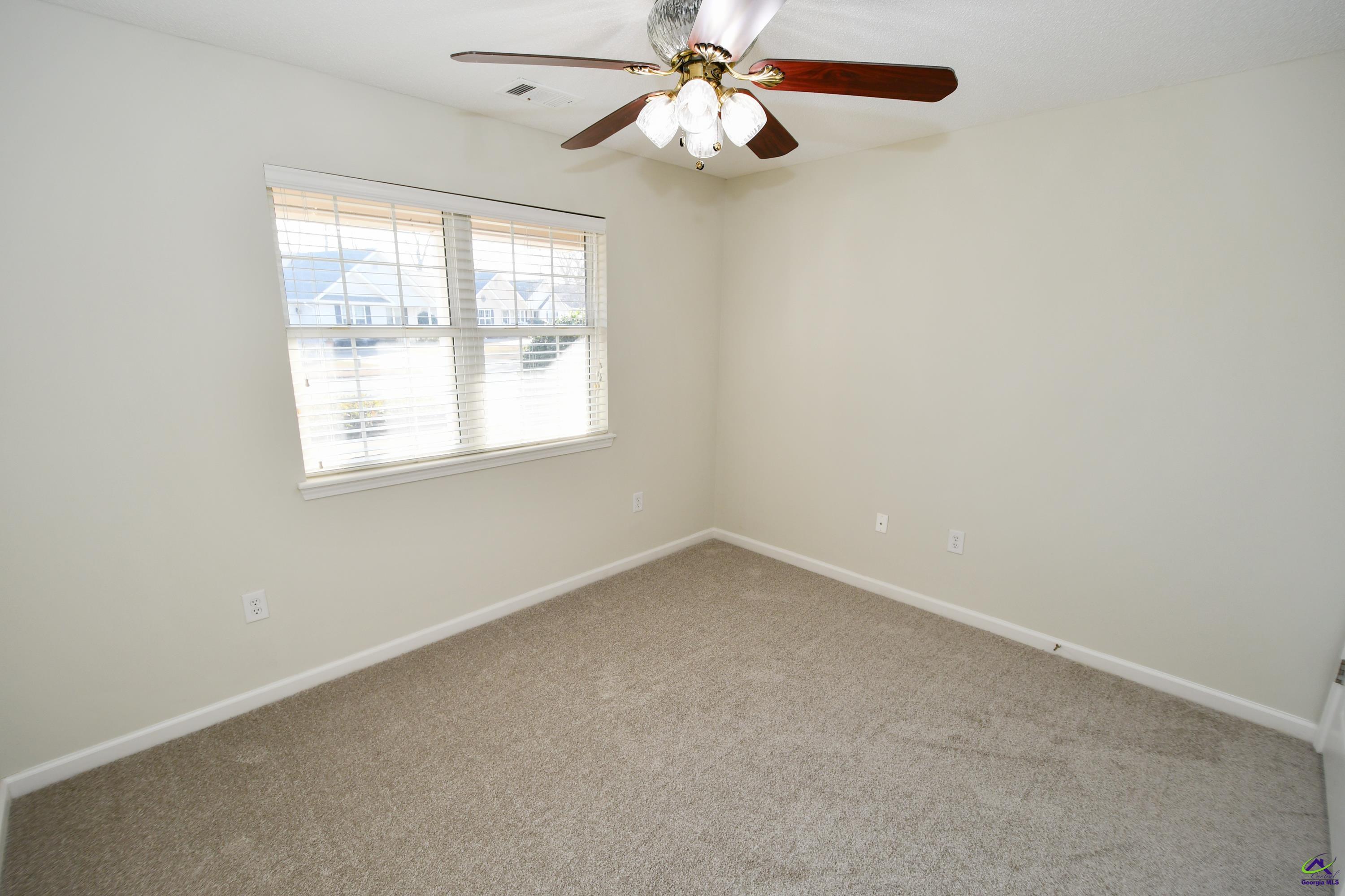 302 Deerfield Circle