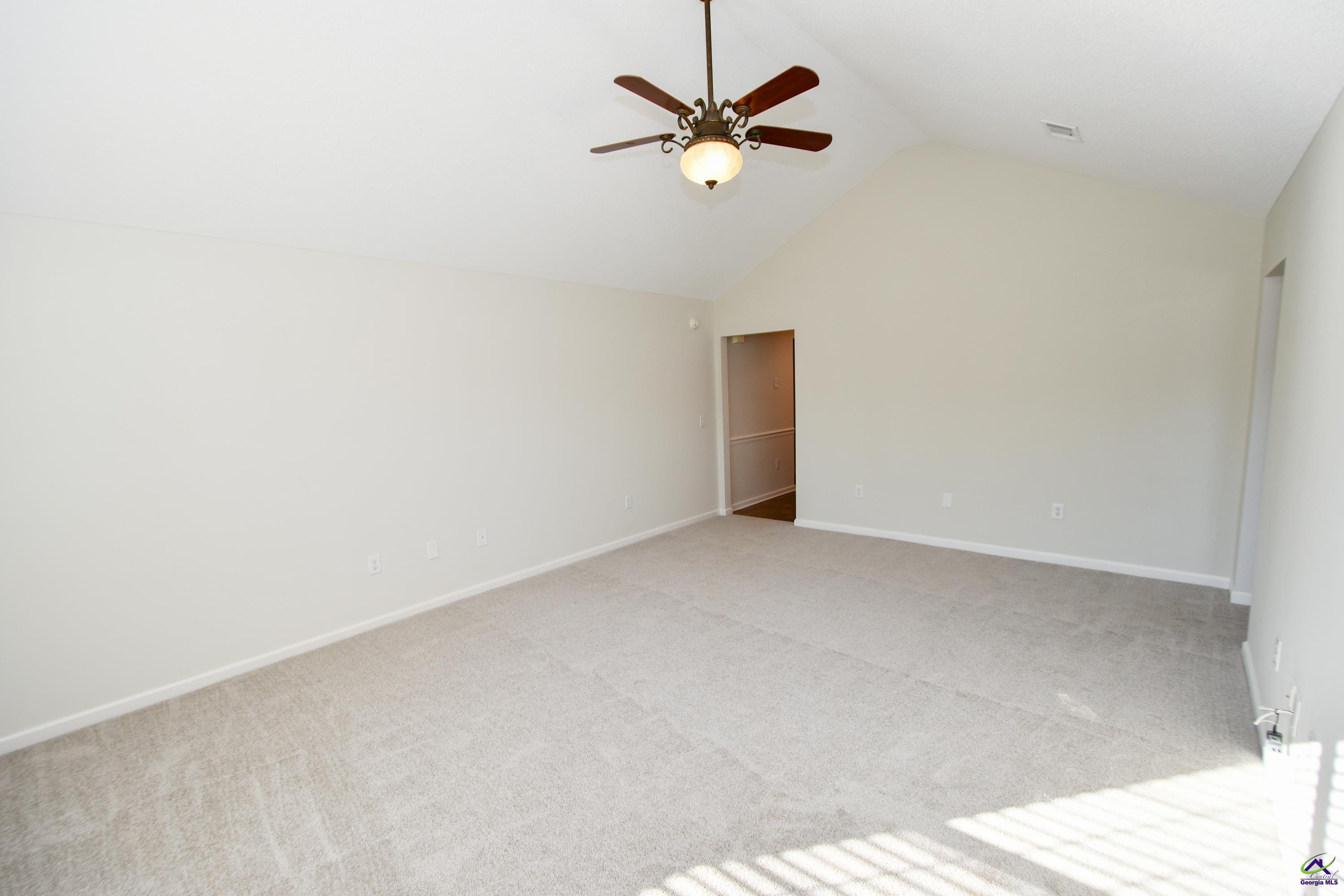 302 Deerfield Circle
