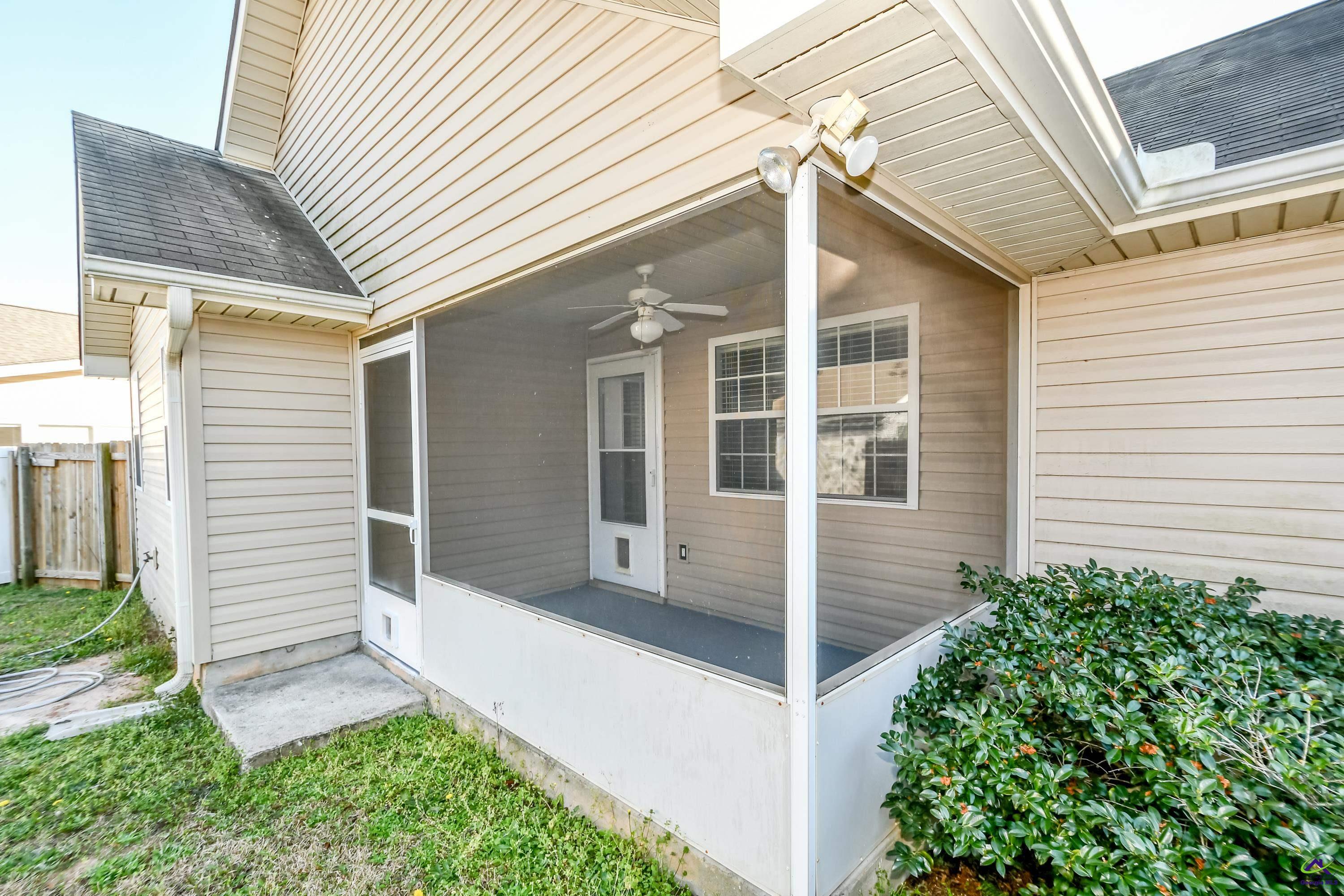 302 Deerfield Circle