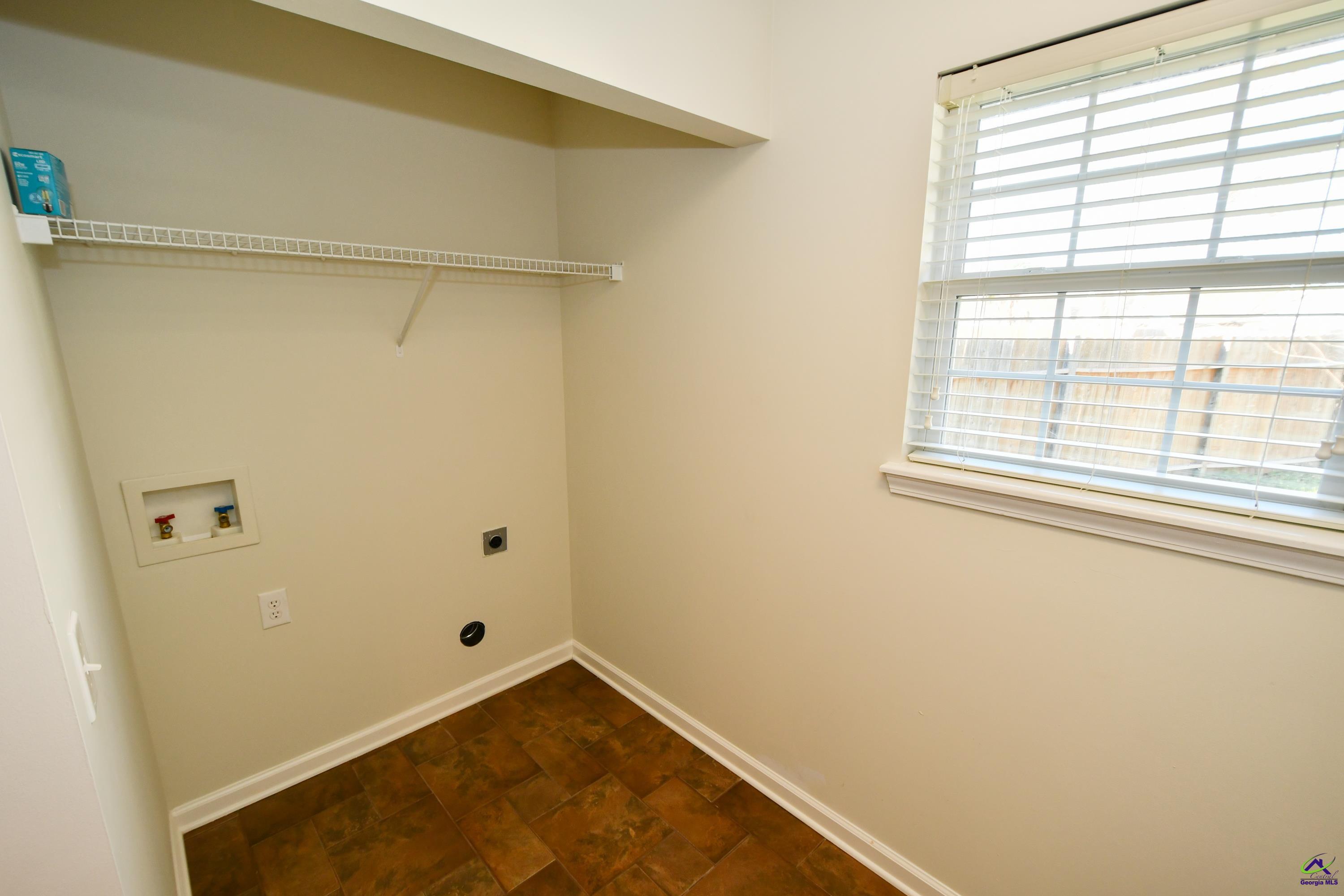 302 Deerfield Circle