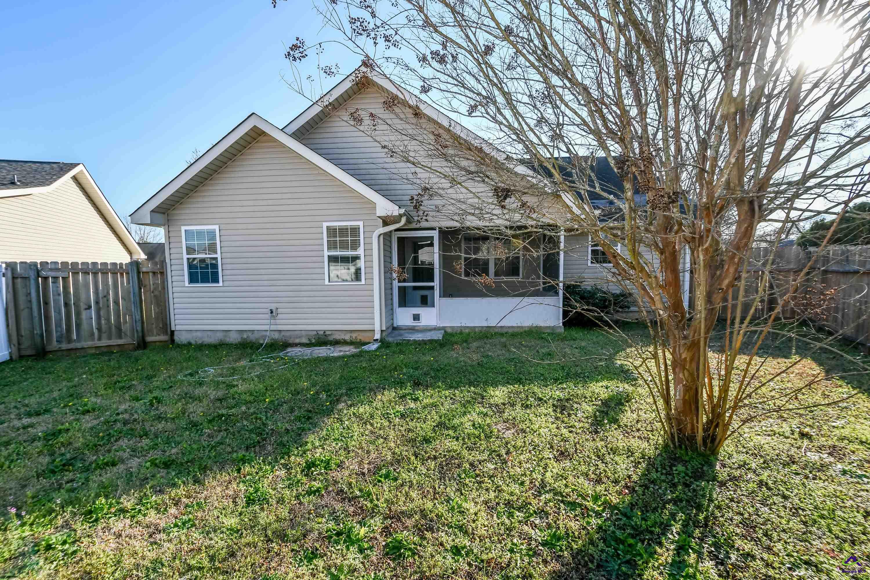 302 Deerfield Circle
