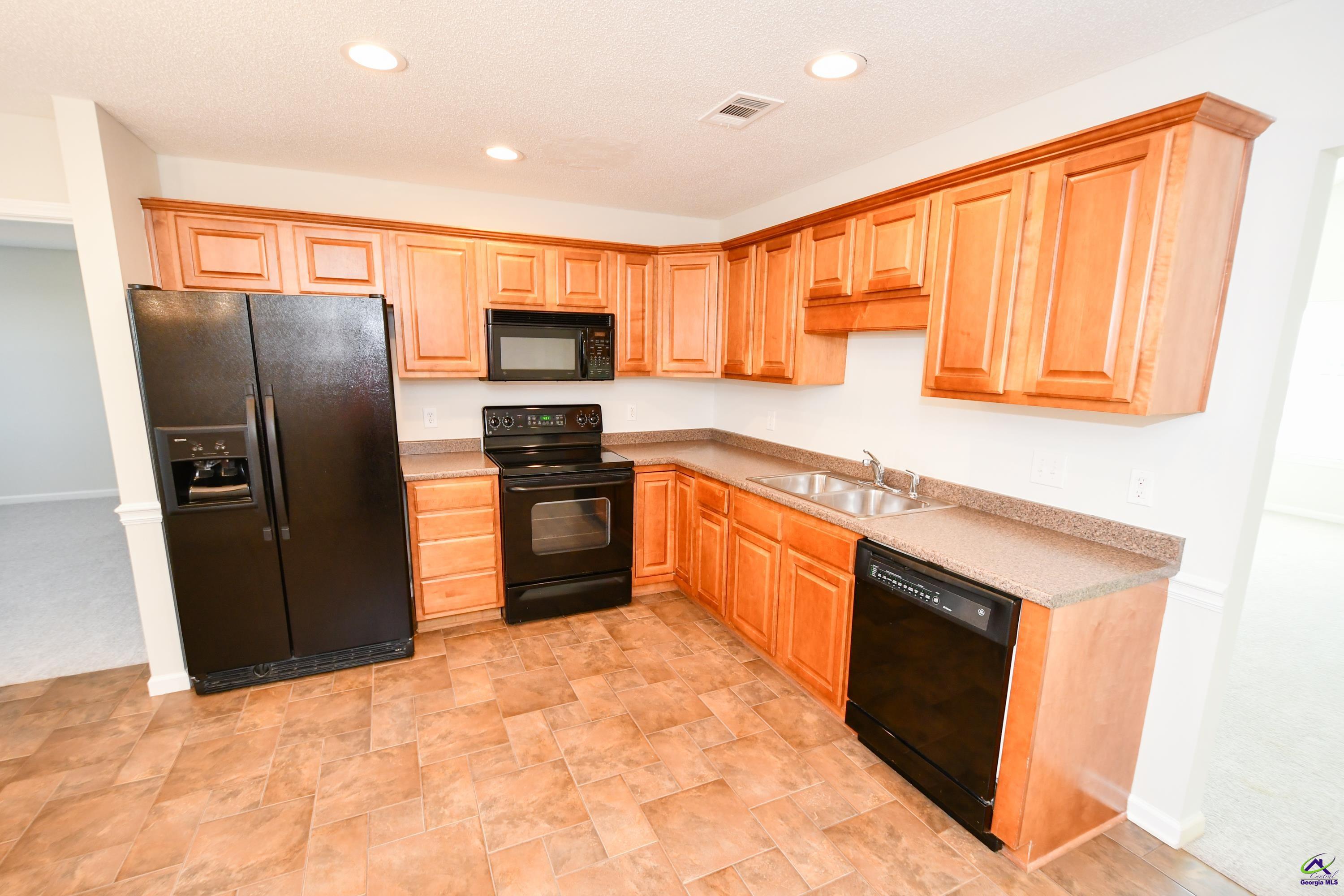302 Deerfield Circle