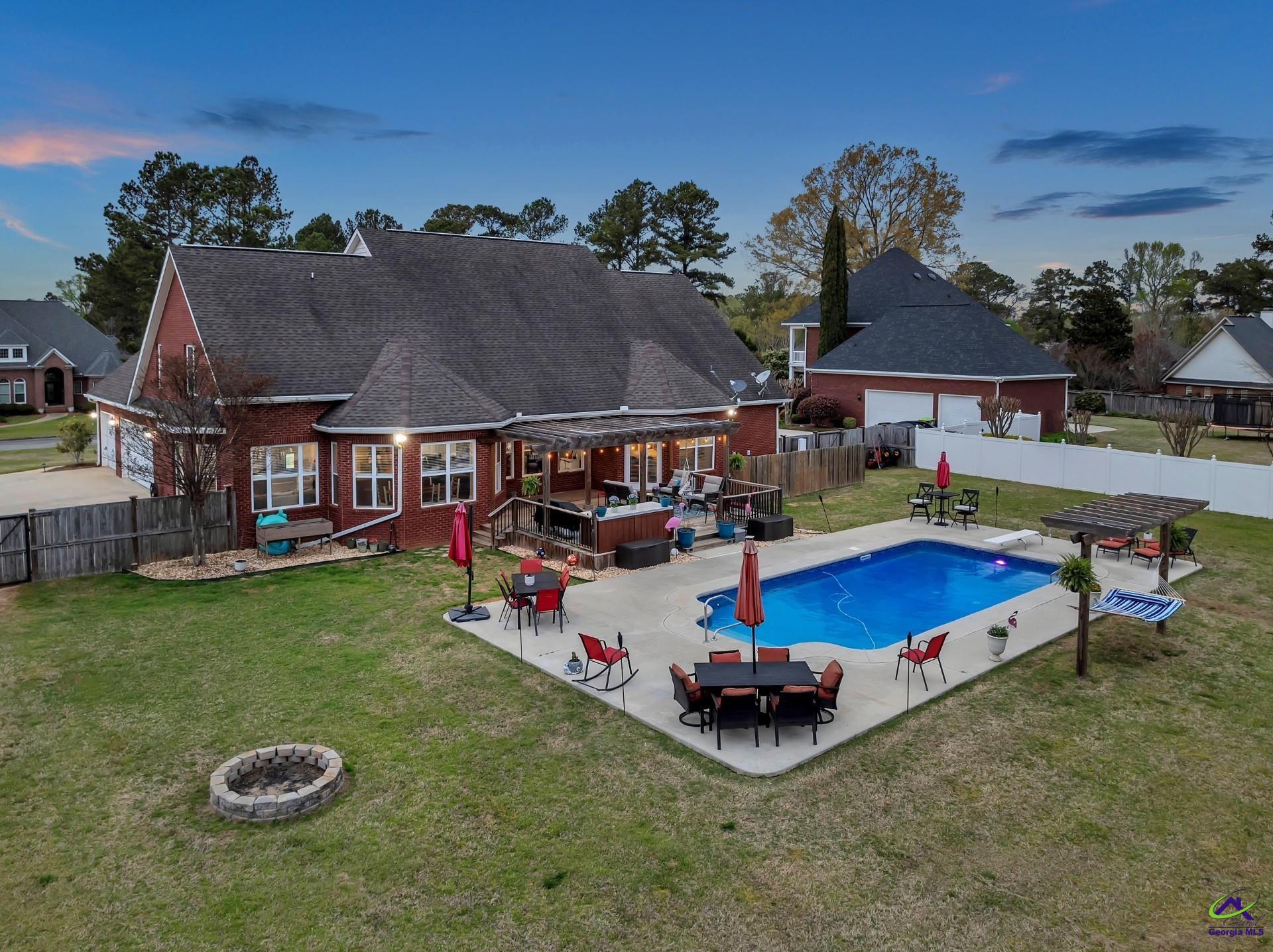 4 Willow Lake Drive