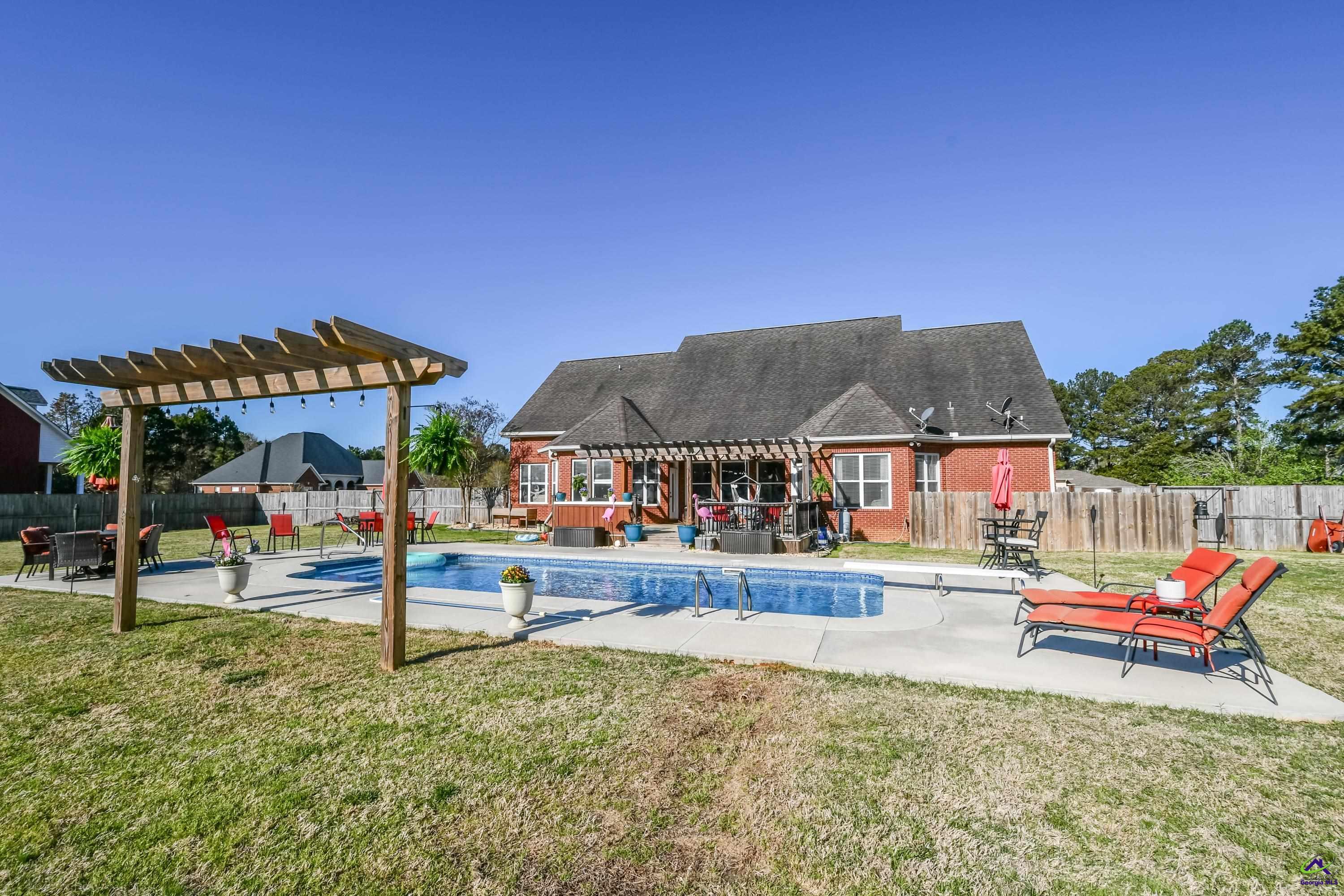 4 Willow Lake Drive