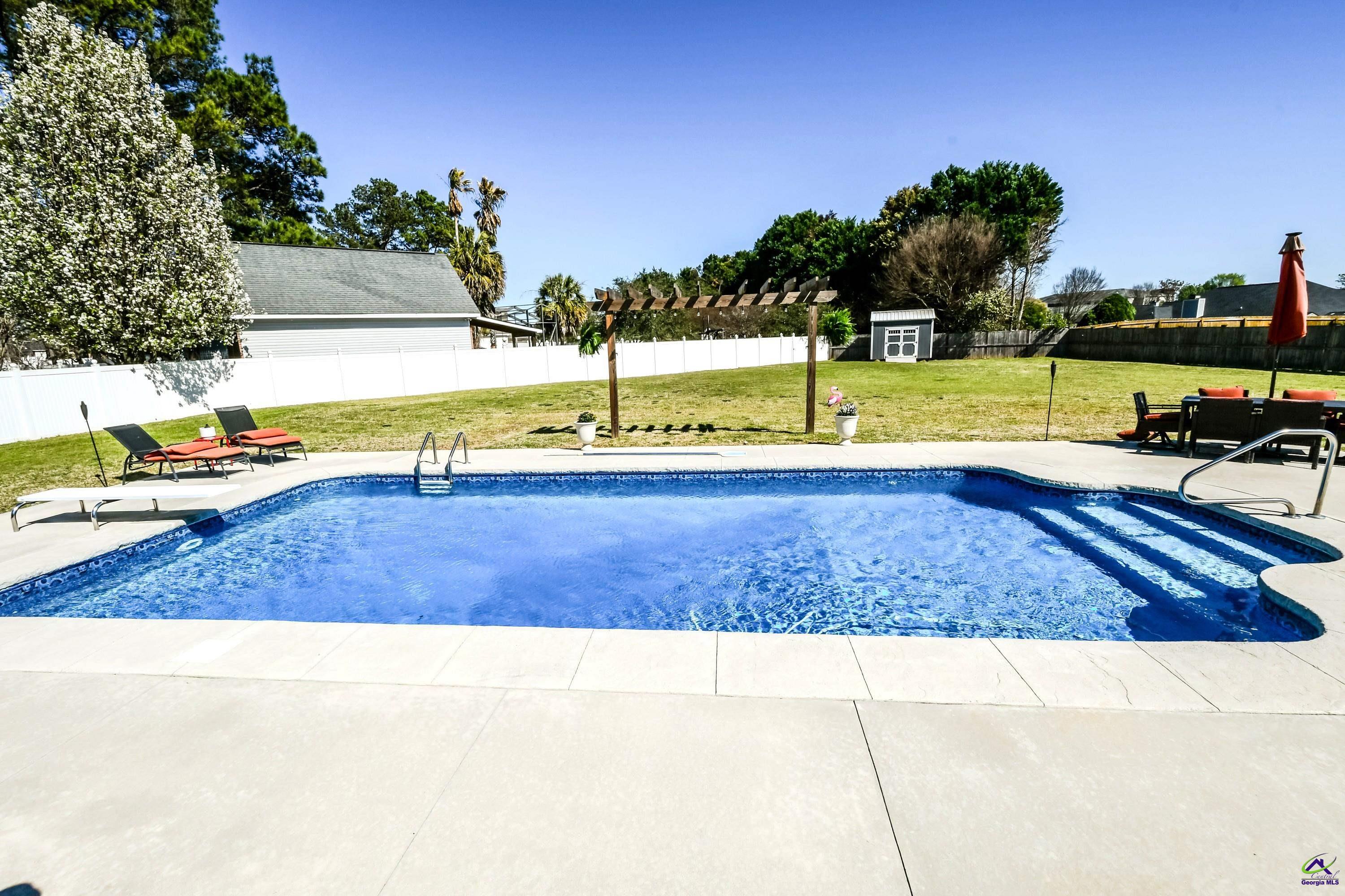 4 Willow Lake Drive