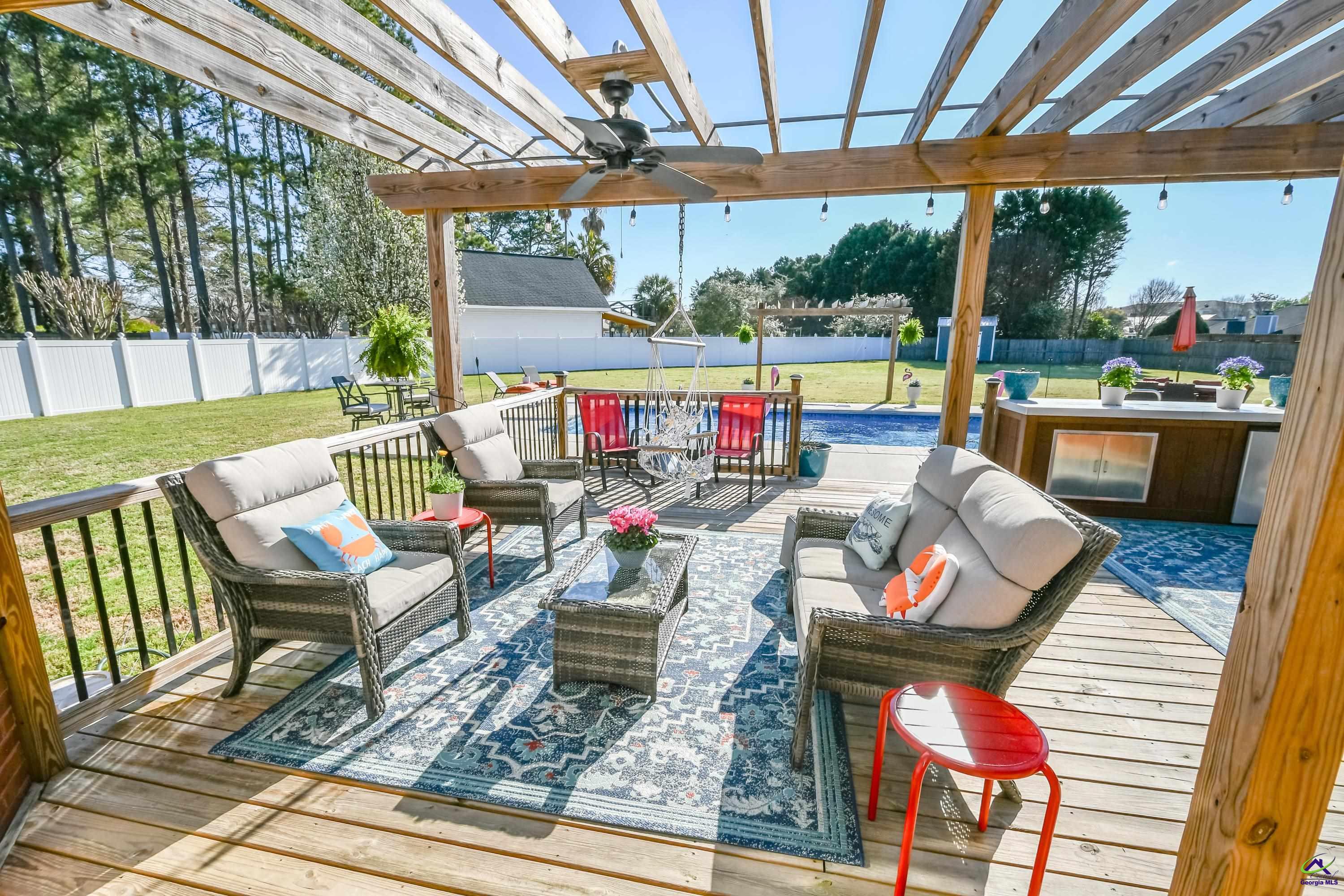 4 Willow Lake Drive