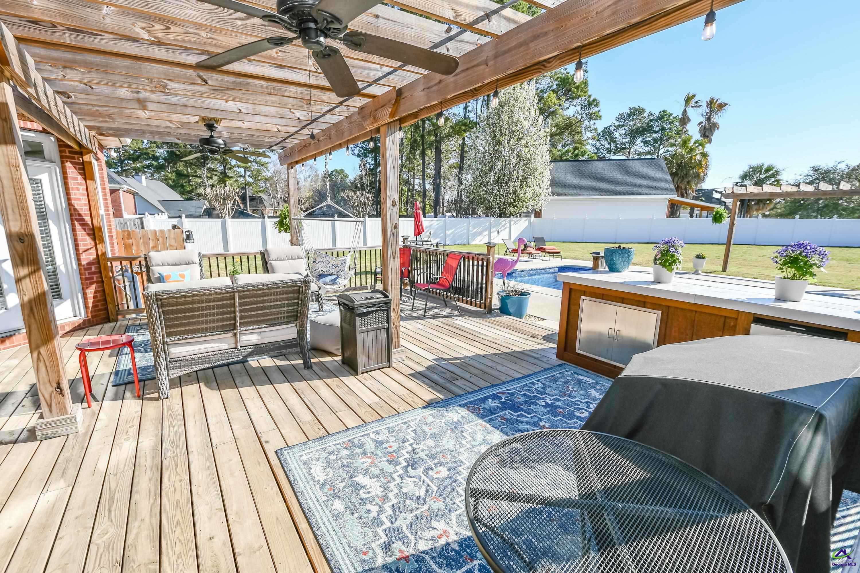 4 Willow Lake Drive